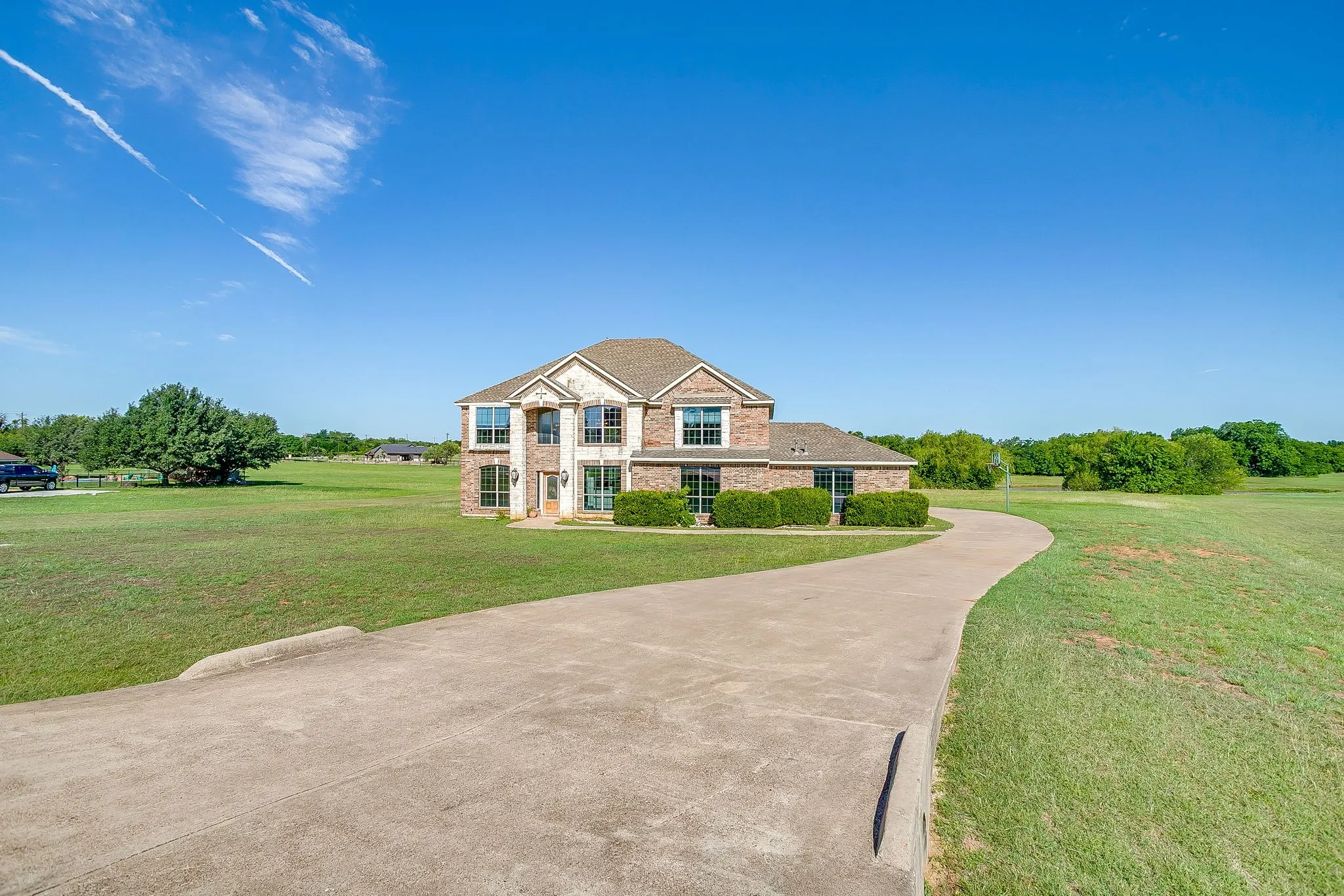 Single Family Residence For Sale in Hood County , 1802 Yucatan Drive, Granbury, Texas 76048, 5 Bedrooms, 4 Bathrooms, 2 Garage spaces, 4,034 Sqft, built in 2007, Price $899,000, mls#21281663, Real Estate Agent in Granbury, Homes For Sale in Hood county, Homes For Sale in Granbury, Realtor in Granbury Texas, Real Estate Brokerage Independent Realty Texas, Luminita Cordes Realtor