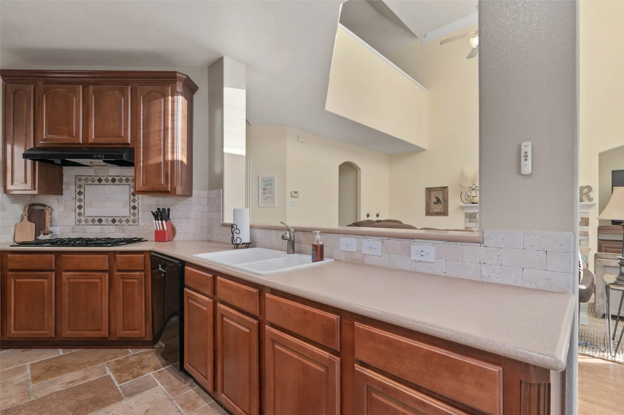 Single Family Residence For Sale in Denton County , 1100 Durango Circle, Shady Shores, Texas 76208, 4 Bedroom, 5 Bathroom, 3 Garage spaces, 4,001 Sqft, built in 2005, Price $698,000, mls#21298138, Real Estate Agent in Shady Shores, Homes For Sale in Denton county, Homes For Sale in Shady Shores, Realtor in Shady Shores Texas, Real Estate Brokerage Independent Realty Texas, Luminita Cordes Realtor