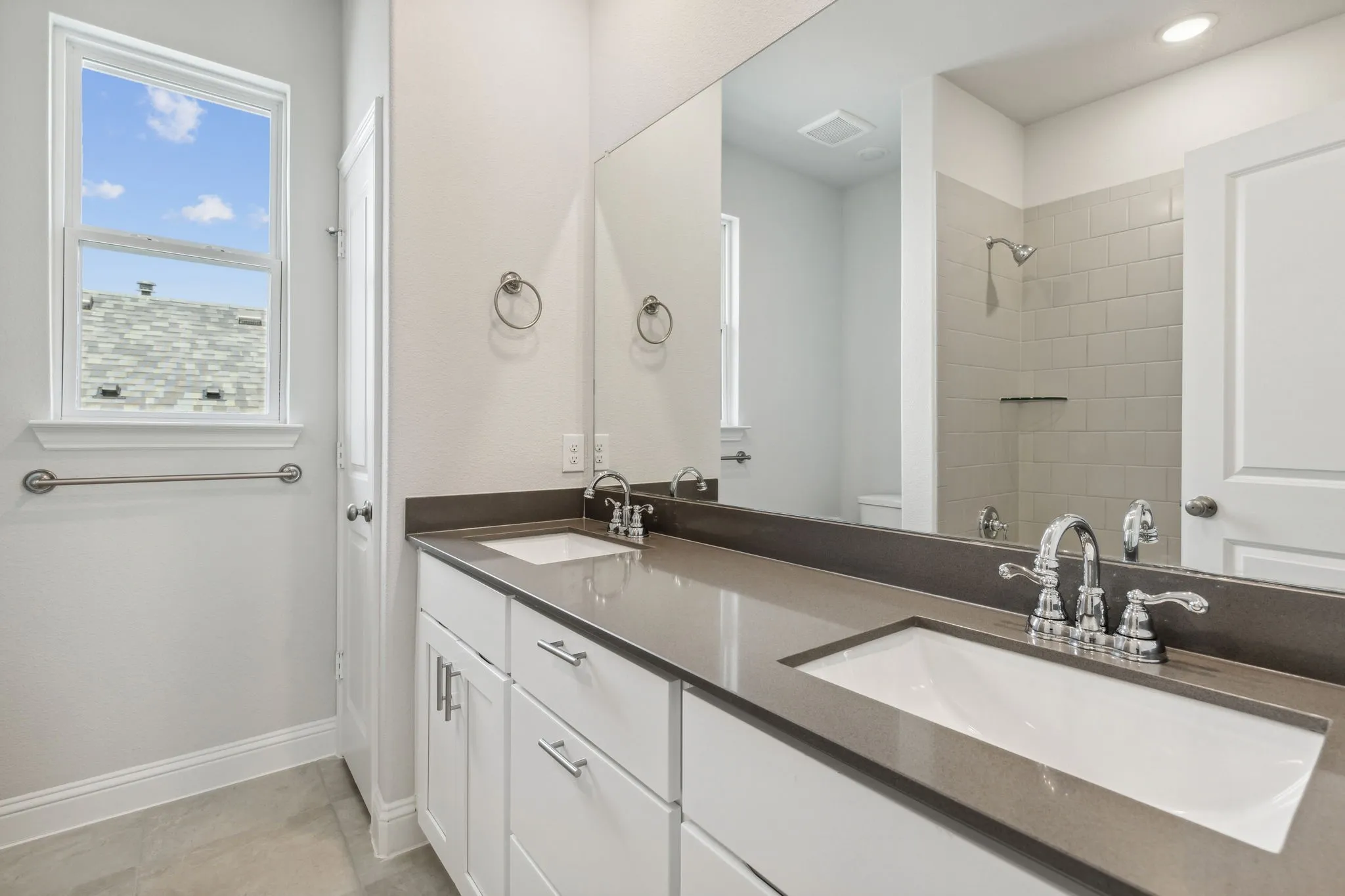 Single Family Residence For Sale in Collin County , 517 Hoot Owl Hill, Weston, Texas 75009, 3 Bedroom, 3 Bathroom, 2 Garage spaces, 3,039 Sqft, built in 2023, mls#21298158, Real Estate Agent in Weston, Homes For Sale in Collin county, Homes For Sale in Weston, Realtor in Weston Texas, Real Estate Brokerage Independent Realty Texas, Luminita Cordes Realtor