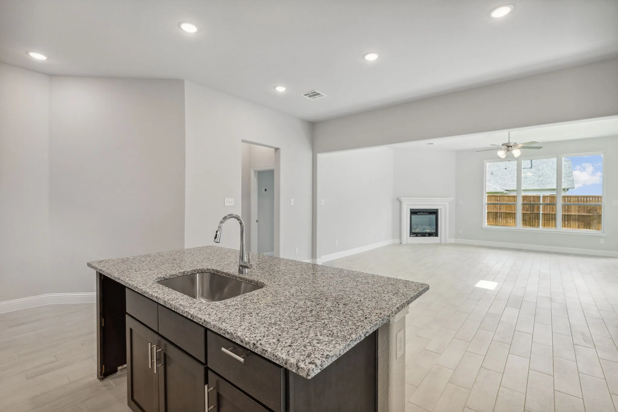 Single Family Residence For Sale in Collin County , 517 Hoot Owl Hill, Weston, Texas 75009, 3 Bedroom, 3 Bathroom, 2 Garage spaces, 3,039 Sqft, built in 2023, mls#21298158, Real Estate Agent in Weston, Homes For Sale in Collin county, Homes For Sale in Weston, Realtor in Weston Texas, Real Estate Brokerage Independent Realty Texas, Luminita Cordes Realtor