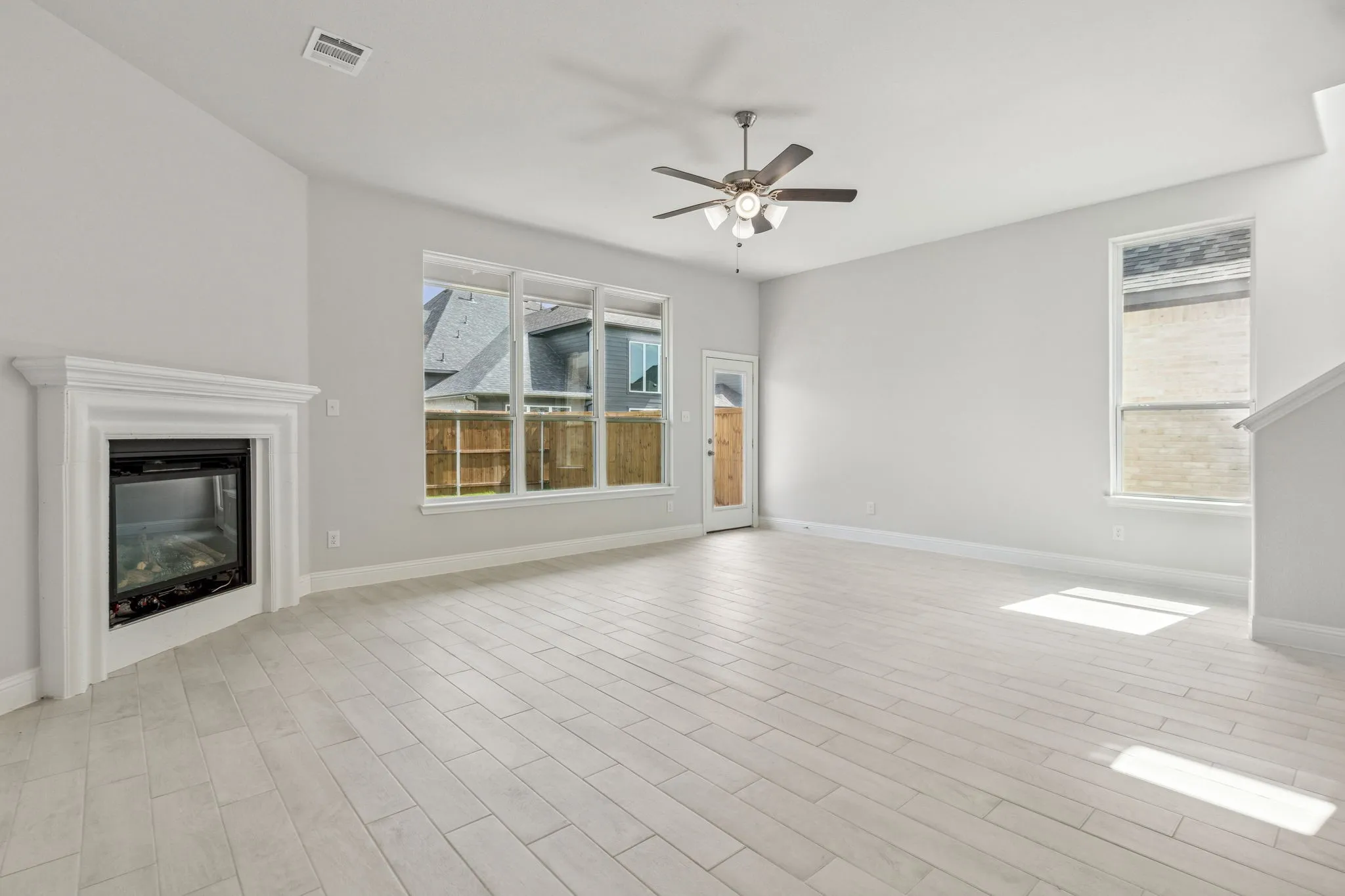 Single Family Residence For Sale in Collin County , 517 Hoot Owl Hill, Weston, Texas 75009, 3 Bedroom, 3 Bathroom, 2 Garage spaces, 3,039 Sqft, built in 2023, mls#21298158, Real Estate Agent in Weston, Homes For Sale in Collin county, Homes For Sale in Weston, Realtor in Weston Texas, Real Estate Brokerage Independent Realty Texas, Luminita Cordes Realtor