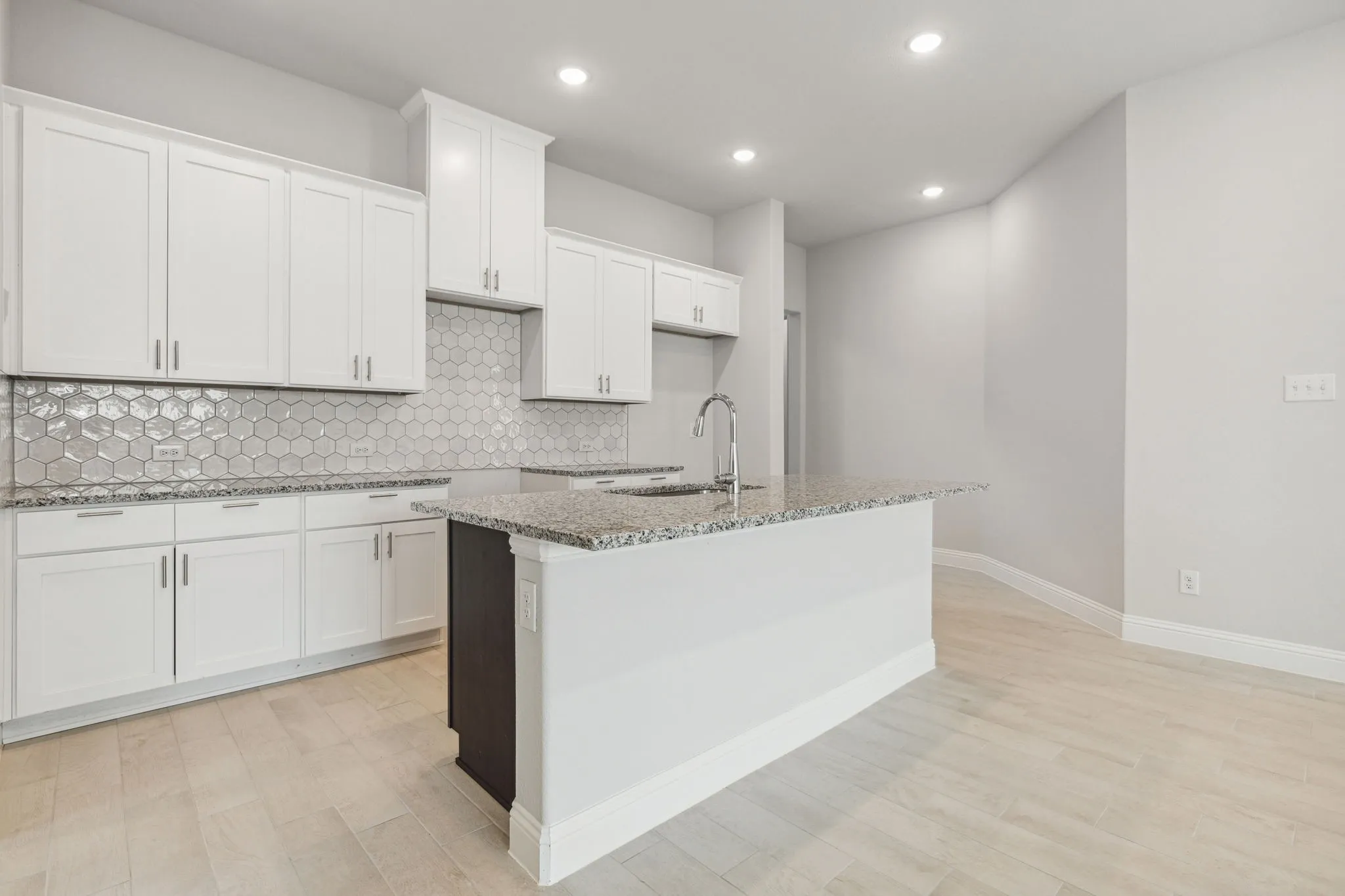 Single Family Residence For Sale in Collin County , 517 Hoot Owl Hill, Weston, Texas 75009, 3 Bedroom, 3 Bathroom, 2 Garage spaces, 3,039 Sqft, built in 2023, mls#21298158, Real Estate Agent in Weston, Homes For Sale in Collin county, Homes For Sale in Weston, Realtor in Weston Texas, Real Estate Brokerage Independent Realty Texas, Luminita Cordes Realtor