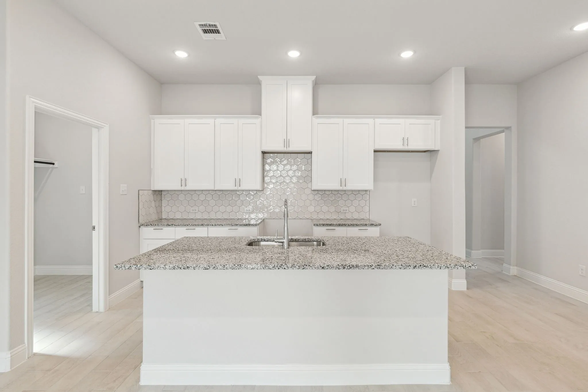 Single Family Residence For Sale in Collin County , 517 Hoot Owl Hill, Weston, Texas 75009, 3 Bedroom, 3 Bathroom, 2 Garage spaces, 3,039 Sqft, built in 2023, mls#21298158, Real Estate Agent in Weston, Homes For Sale in Collin county, Homes For Sale in Weston, Realtor in Weston Texas, Real Estate Brokerage Independent Realty Texas, Luminita Cordes Realtor