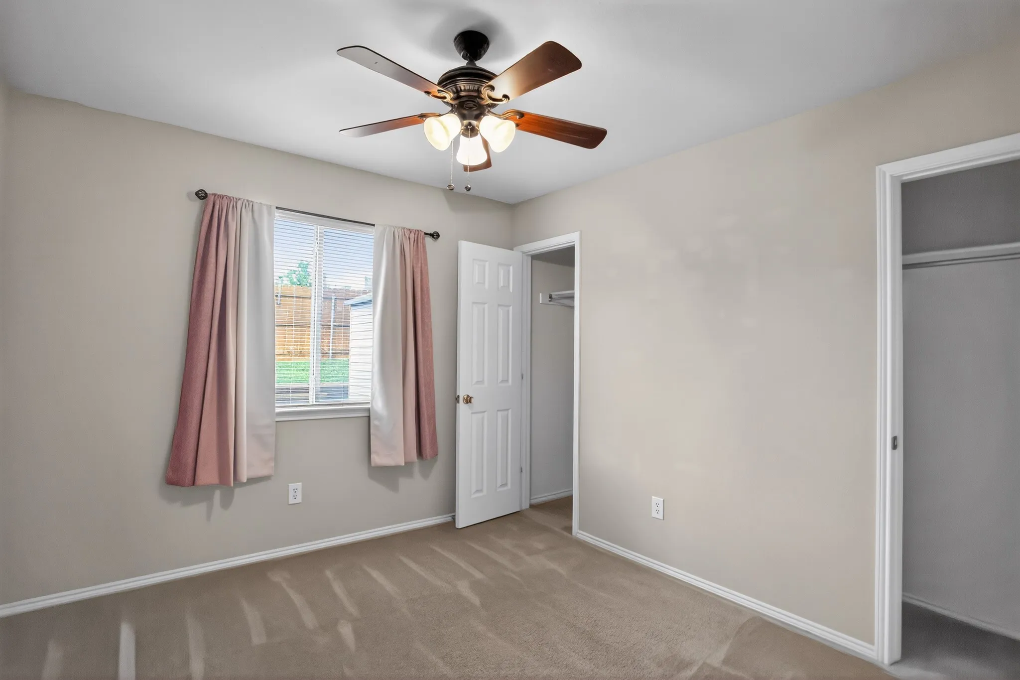 Single Family Residence For Sale in Tarrant County , 4140 Silverwood Trail, Fort Worth, Texas 76244, 4 Bedroom, 2 Bathroom, 2 Garage spaces, 1,830 Sqft, built in 2006, mls#21298167, Real Estate Agent in Fort Worth, Homes For Sale in Tarrant county, Homes For Sale in Fort Worth, Realtor in Fort Worth Texas, Real Estate Brokerage Independent Realty Texas, Luminita Cordes Realtor