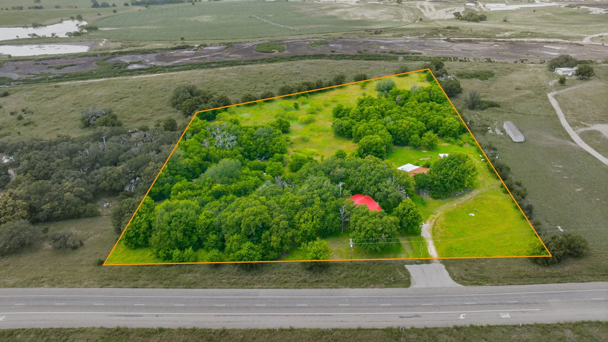 Single Family Residence For Sale in Erath County , 4106 Us-377, Dublin, Texas 76446, 6 Bedroom, 3 Bathroom, Garage spaces, 2,970 Sqft, built in 1983, mls#21298083, Real Estate Agent in Dublin, Homes For Sale in Erath county, Homes For Sale in Dublin, Realtor in Dublin Texas, Real Estate Brokerage Independent Realty Texas, Luminita Cordes Realtor
