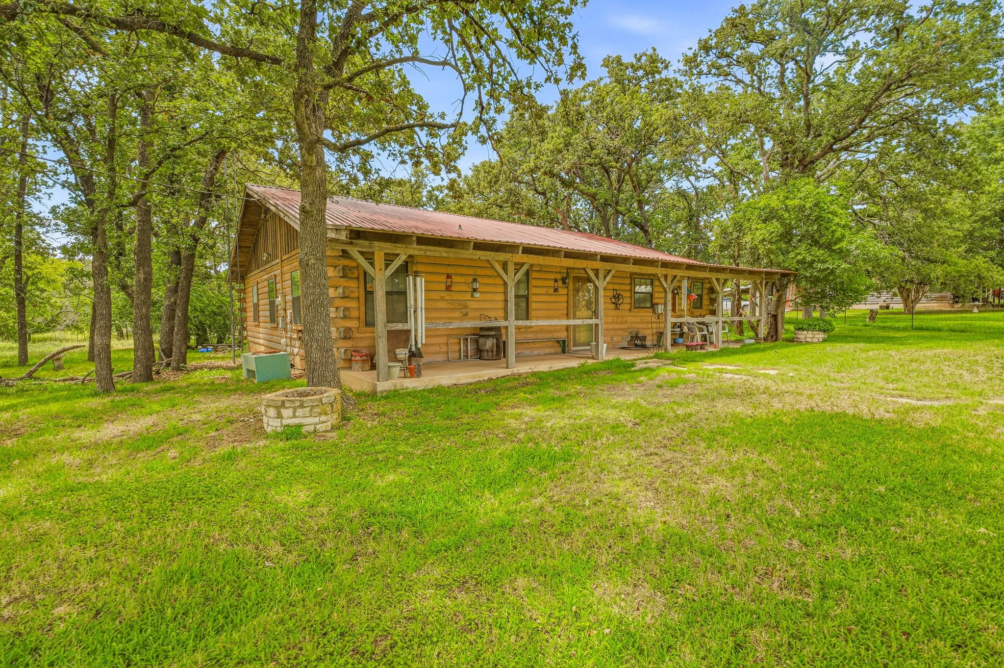 Single Family Residence For Sale in Erath County , 4106 Us-377, Dublin, Texas 76446, 6 Bedroom, 3 Bathroom, Garage spaces, 2,970 Sqft, built in 1983, mls#21298083, Real Estate Agent in Dublin, Homes For Sale in Erath county, Homes For Sale in Dublin, Realtor in Dublin Texas, Real Estate Brokerage Independent Realty Texas, Luminita Cordes Realtor
