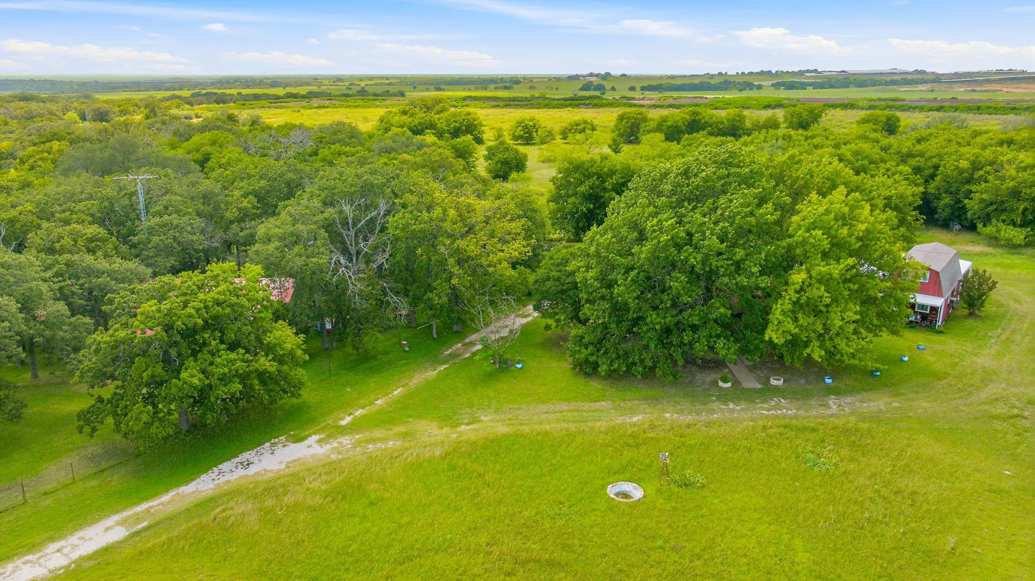 Single Family Residence For Sale in Erath County , 4106 Us-377, Dublin, Texas 76446, 6 Bedroom, 3 Bathroom, Garage spaces, 2,970 Sqft, built in 1983, mls#21298083, Real Estate Agent in Dublin, Homes For Sale in Erath county, Homes For Sale in Dublin, Realtor in Dublin Texas, Real Estate Brokerage Independent Realty Texas, Luminita Cordes Realtor