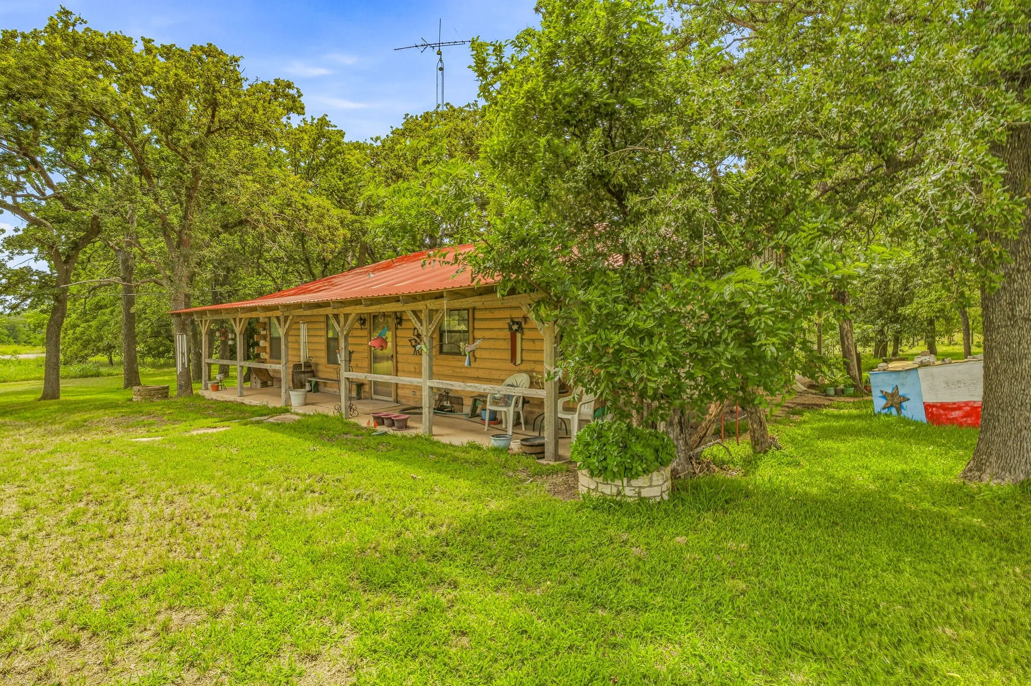 Single Family Residence For Sale in Erath County , 4106 Us-377, Dublin, Texas 76446, 6 Bedroom, 3 Bathroom, Garage spaces, 2,970 Sqft, built in 1983, mls#21298083, Real Estate Agent in Dublin, Homes For Sale in Erath county, Homes For Sale in Dublin, Realtor in Dublin Texas, Real Estate Brokerage Independent Realty Texas, Luminita Cordes Realtor