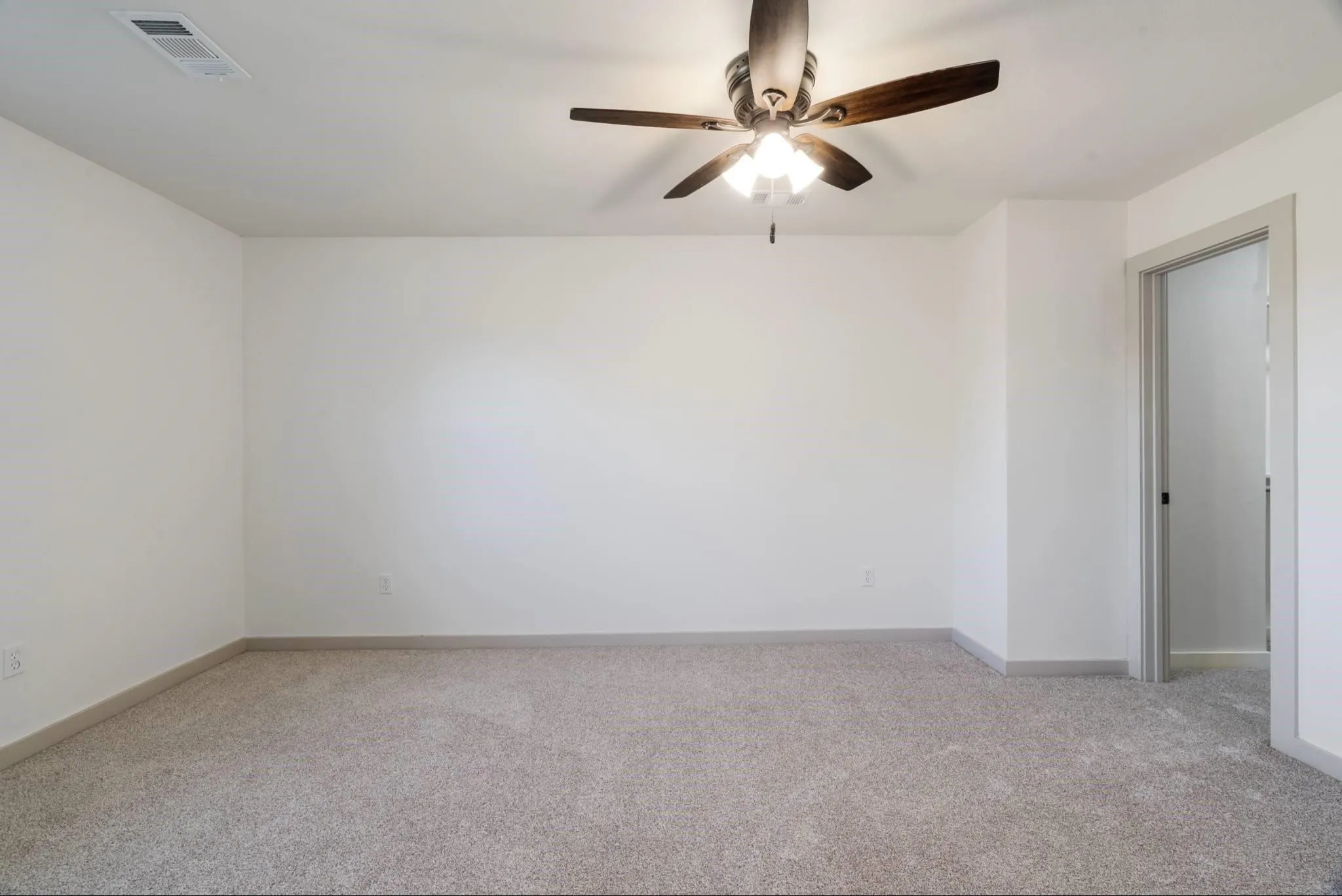 Single Family Residence For Sale in Lamar County , 670 County Road 44050, Powderly, Texas 75473, 4 Bedroom, 3 Bathroom, Garage spaces, 2,700 Sqft, built in 1980, mls#21297640, Real Estate Agent in Powderly, Homes For Sale in Lamar county, Homes For Sale in Powderly, Realtor in Powderly Texas, Real Estate Brokerage Independent Realty Texas, Luminita Cordes Realtor