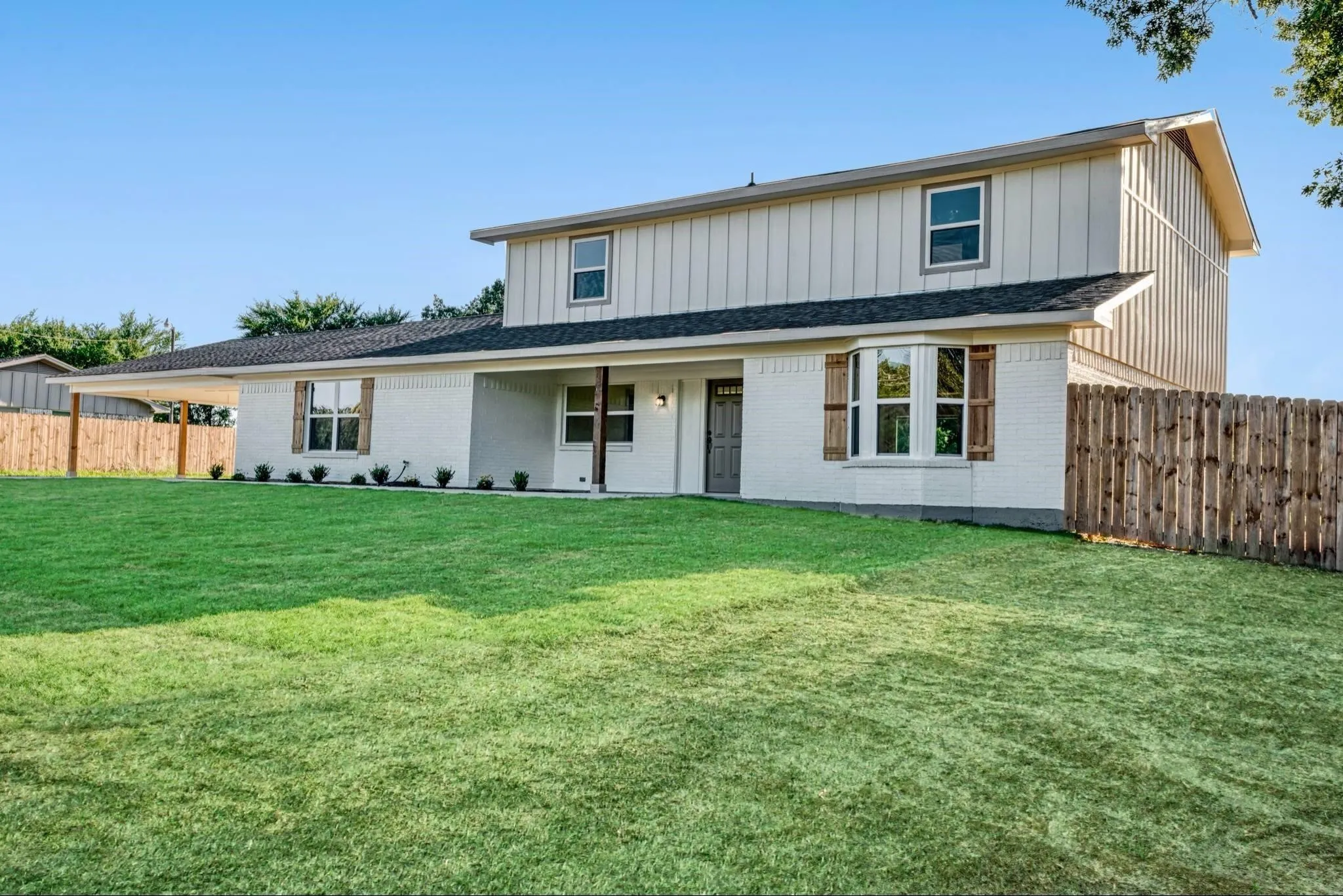 Single Family Residence For Sale in Lamar County , 670 County Road 44050, Powderly, Texas 75473, 4 Bedroom, 3 Bathroom, Garage spaces, 2,700 Sqft, built in 1980, mls#21297640, Real Estate Agent in Powderly, Homes For Sale in Lamar county, Homes For Sale in Powderly, Realtor in Powderly Texas, Real Estate Brokerage Independent Realty Texas, Luminita Cordes Realtor