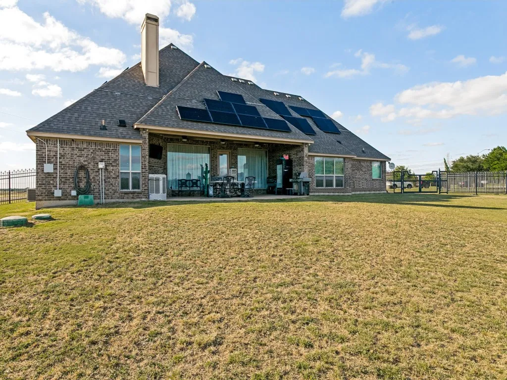 Single Family Residence For Sale in Tarrant County , 5713 Fogata Lane, Fort Worth, Texas 76036, 4 Bedroom, 3 Bathroom, 3 Garage spaces, 2,529 Sqft, built in 2016, mls#21298145, Real Estate Agent in Fort Worth, Homes For Sale in Tarrant county, Homes For Sale in Fort Worth, Realtor in Fort Worth Texas, Real Estate Brokerage Independent Realty Texas, Luminita Cordes Realtor