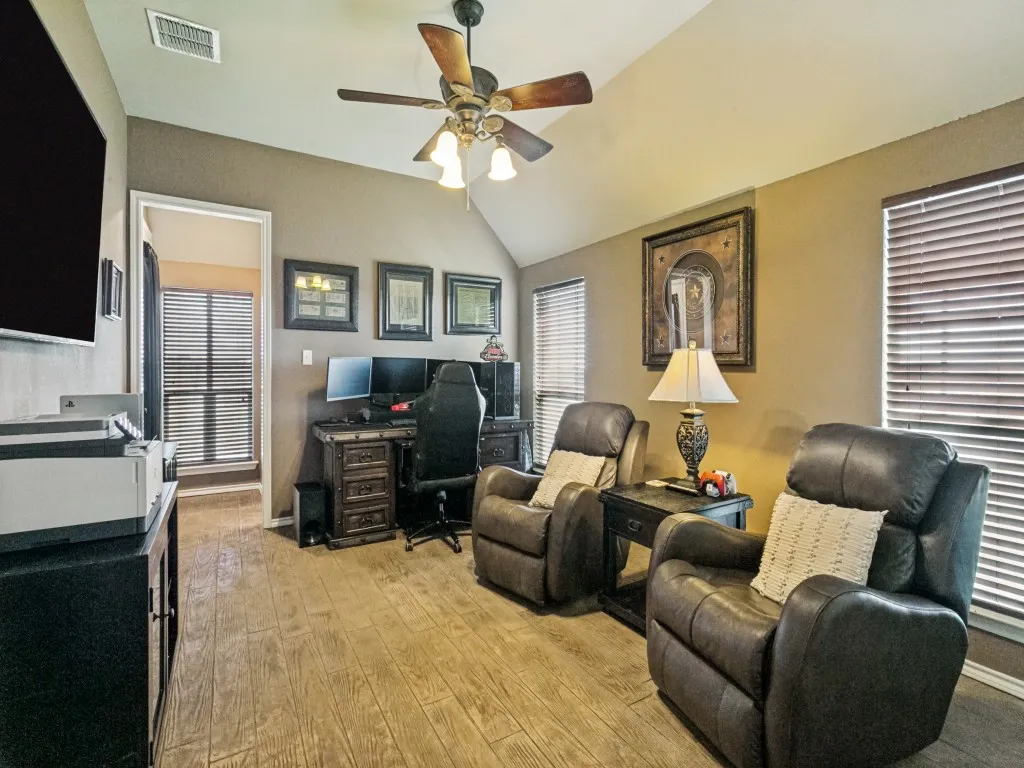 Single Family Residence For Sale in Tarrant County , 5713 Fogata Lane, Fort Worth, Texas 76036, 4 Bedroom, 3 Bathroom, 3 Garage spaces, 2,529 Sqft, built in 2016, mls#21298145, Real Estate Agent in Fort Worth, Homes For Sale in Tarrant county, Homes For Sale in Fort Worth, Realtor in Fort Worth Texas, Real Estate Brokerage Independent Realty Texas, Luminita Cordes Realtor