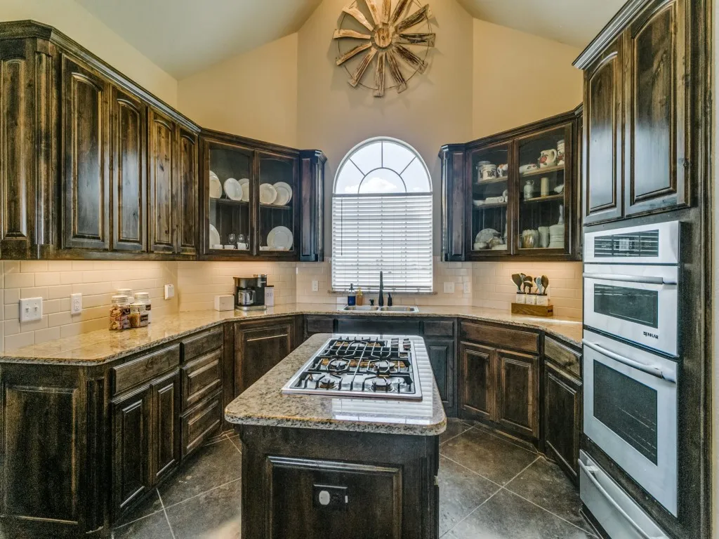 Single Family Residence For Sale in Tarrant County , 5713 Fogata Lane, Fort Worth, Texas 76036, 4 Bedroom, 3 Bathroom, 3 Garage spaces, 2,529 Sqft, built in 2016, mls#21298145, Real Estate Agent in Fort Worth, Homes For Sale in Tarrant county, Homes For Sale in Fort Worth, Realtor in Fort Worth Texas, Real Estate Brokerage Independent Realty Texas, Luminita Cordes Realtor