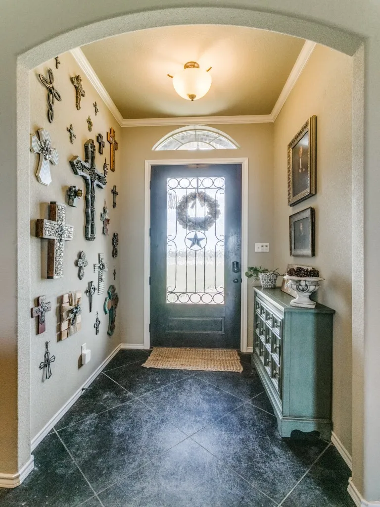 Single Family Residence For Sale in Tarrant County , 5713 Fogata Lane, Fort Worth, Texas 76036, 4 Bedroom, 3 Bathroom, 3 Garage spaces, 2,529 Sqft, built in 2016, mls#21298145, Real Estate Agent in Fort Worth, Homes For Sale in Tarrant county, Homes For Sale in Fort Worth, Realtor in Fort Worth Texas, Real Estate Brokerage Independent Realty Texas, Luminita Cordes Realtor