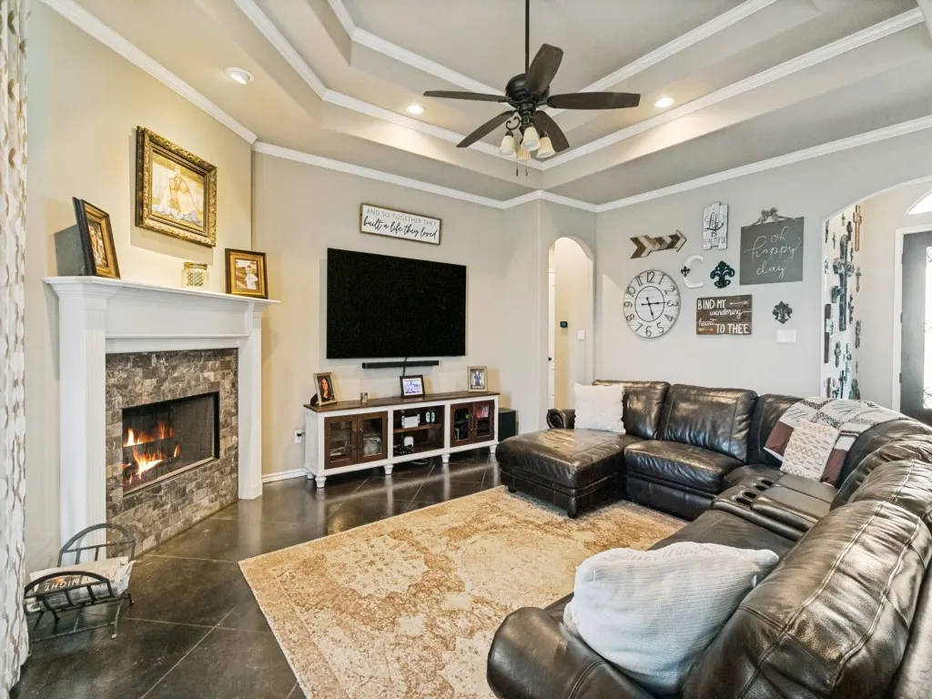 Single Family Residence For Sale in Tarrant County , 5713 Fogata Lane, Fort Worth, Texas 76036, 4 Bedroom, 3 Bathroom, 3 Garage spaces, 2,529 Sqft, built in 2016, mls#21298145, Real Estate Agent in Fort Worth, Homes For Sale in Tarrant county, Homes For Sale in Fort Worth, Realtor in Fort Worth Texas, Real Estate Brokerage Independent Realty Texas, Luminita Cordes Realtor