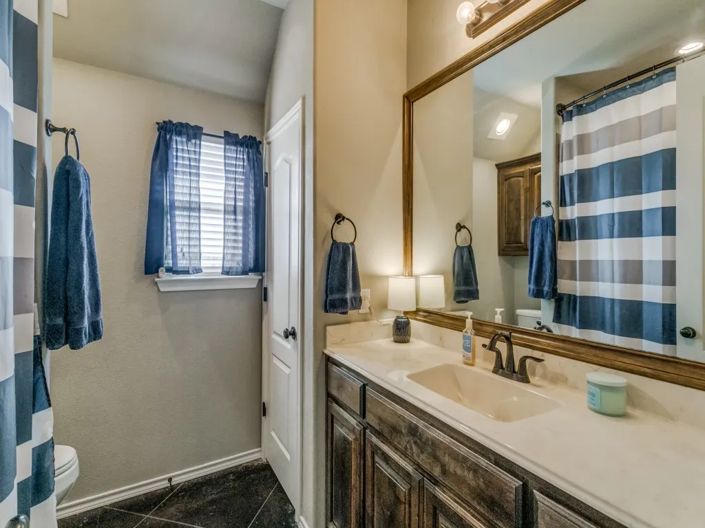 Single Family Residence For Sale in Tarrant County , 5713 Fogata Lane, Fort Worth, Texas 76036, 4 Bedroom, 3 Bathroom, 3 Garage spaces, 2,529 Sqft, built in 2016, mls#21298145, Real Estate Agent in Fort Worth, Homes For Sale in Tarrant county, Homes For Sale in Fort Worth, Realtor in Fort Worth Texas, Real Estate Brokerage Independent Realty Texas, Luminita Cordes Realtor
