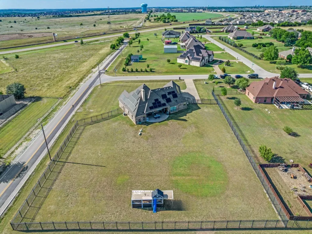 Single Family Residence For Sale in Tarrant County , 5713 Fogata Lane, Fort Worth, Texas 76036, 4 Bedroom, 3 Bathroom, 3 Garage spaces, 2,529 Sqft, built in 2016, mls#21298145, Real Estate Agent in Fort Worth, Homes For Sale in Tarrant county, Homes For Sale in Fort Worth, Realtor in Fort Worth Texas, Real Estate Brokerage Independent Realty Texas, Luminita Cordes Realtor
