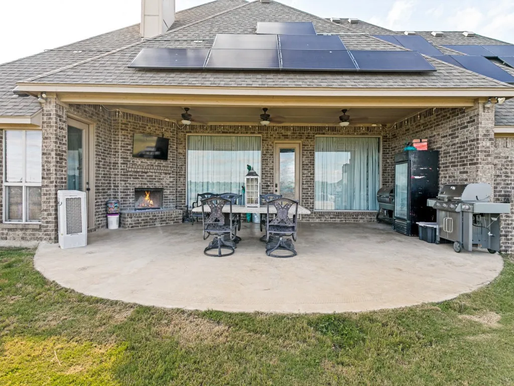 Single Family Residence For Sale in Tarrant County , 5713 Fogata Lane, Fort Worth, Texas 76036, 4 Bedroom, 3 Bathroom, 3 Garage spaces, 2,529 Sqft, built in 2016, mls#21298145, Real Estate Agent in Fort Worth, Homes For Sale in Tarrant county, Homes For Sale in Fort Worth, Realtor in Fort Worth Texas, Real Estate Brokerage Independent Realty Texas, Luminita Cordes Realtor