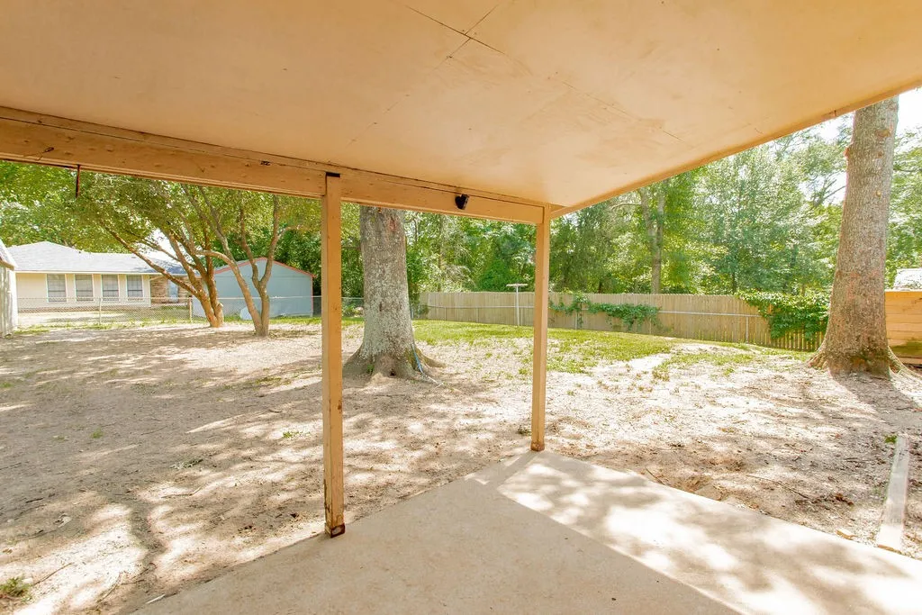Single Family Residence For Sale in Van Zandt County , 855 Avenue A, Canton, Texas 75103, 3 Bedroom, 2 Bathroom, 2 Garage spaces, 2,256 Sqft, built in 1969, mls#21298193, Real Estate Agent in Canton, Homes For Sale in Van Zandt county, Homes For Sale in Canton, Realtor in Canton Texas, Real Estate Brokerage Independent Realty Texas, Luminita Cordes Realtor