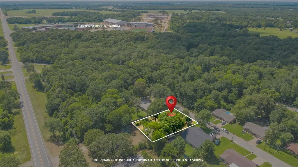 Single Family Residence For Sale in Van Zandt County , 855 Avenue A, Canton, Texas 75103, 3 Bedroom, 2 Bathroom, 2 Garage spaces, 2,256 Sqft, built in 1969, mls#21298193, Real Estate Agent in Canton, Homes For Sale in Van Zandt county, Homes For Sale in Canton, Realtor in Canton Texas, Real Estate Brokerage Independent Realty Texas, Luminita Cordes Realtor