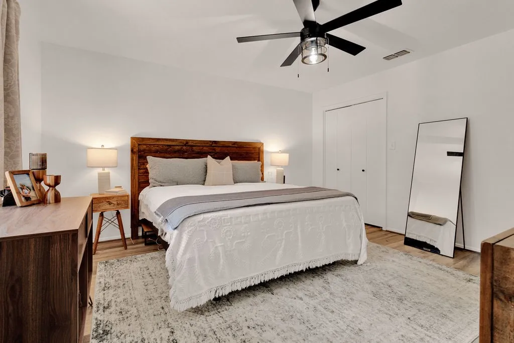 Single Family Residence For Sale in Van Zandt County , 855 Avenue A, Canton, Texas 75103, 3 Bedroom, 2 Bathroom, 2 Garage spaces, 2,256 Sqft, built in 1969, mls#21298193, Real Estate Agent in Canton, Homes For Sale in Van Zandt county, Homes For Sale in Canton, Realtor in Canton Texas, Real Estate Brokerage Independent Realty Texas, Luminita Cordes Realtor