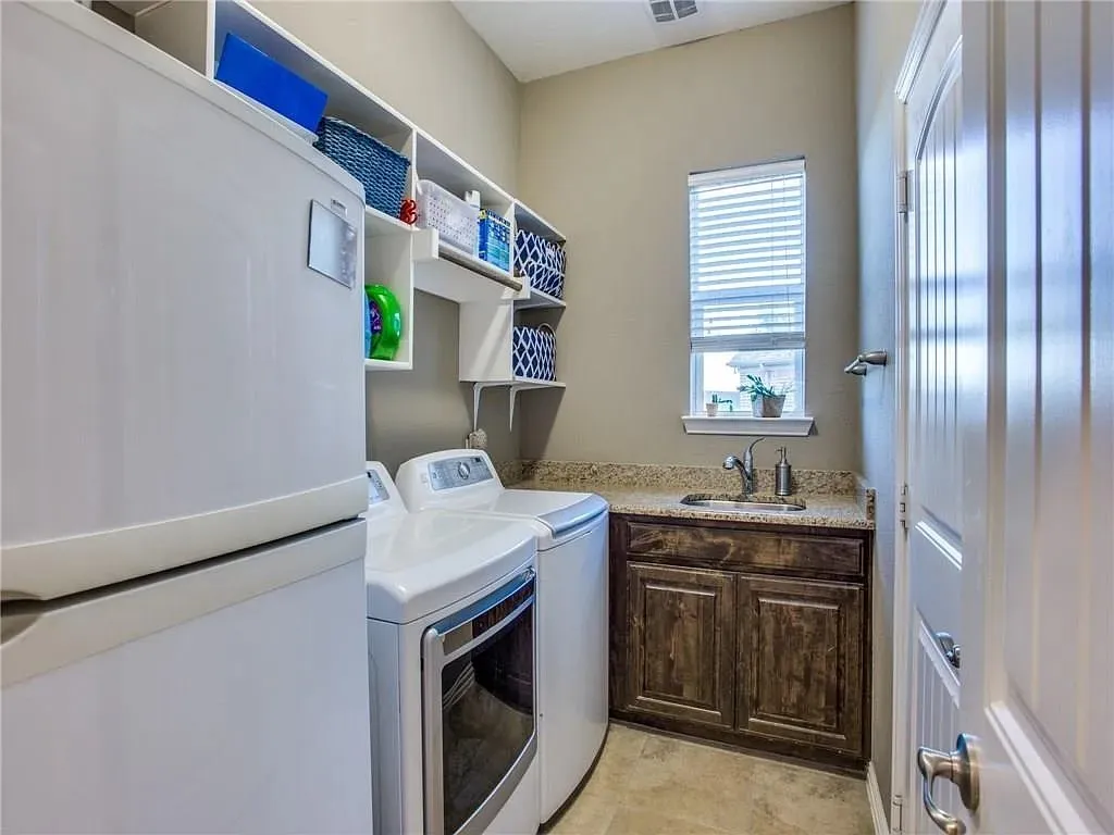 Single Family Residence For Sale in Collin County , 6688 Excelsior Place, Frisco, Texas 75035, 4 Bedroom, 3 Bathroom, 3 Garage spaces, 3,743 Sqft, built in 2012, mls#21292550, Real Estate Agent in Frisco, Homes For Sale in Collin county, Homes For Sale in Frisco, Realtor in Frisco Texas, Real Estate Brokerage Independent Realty Texas, Luminita Cordes Realtor