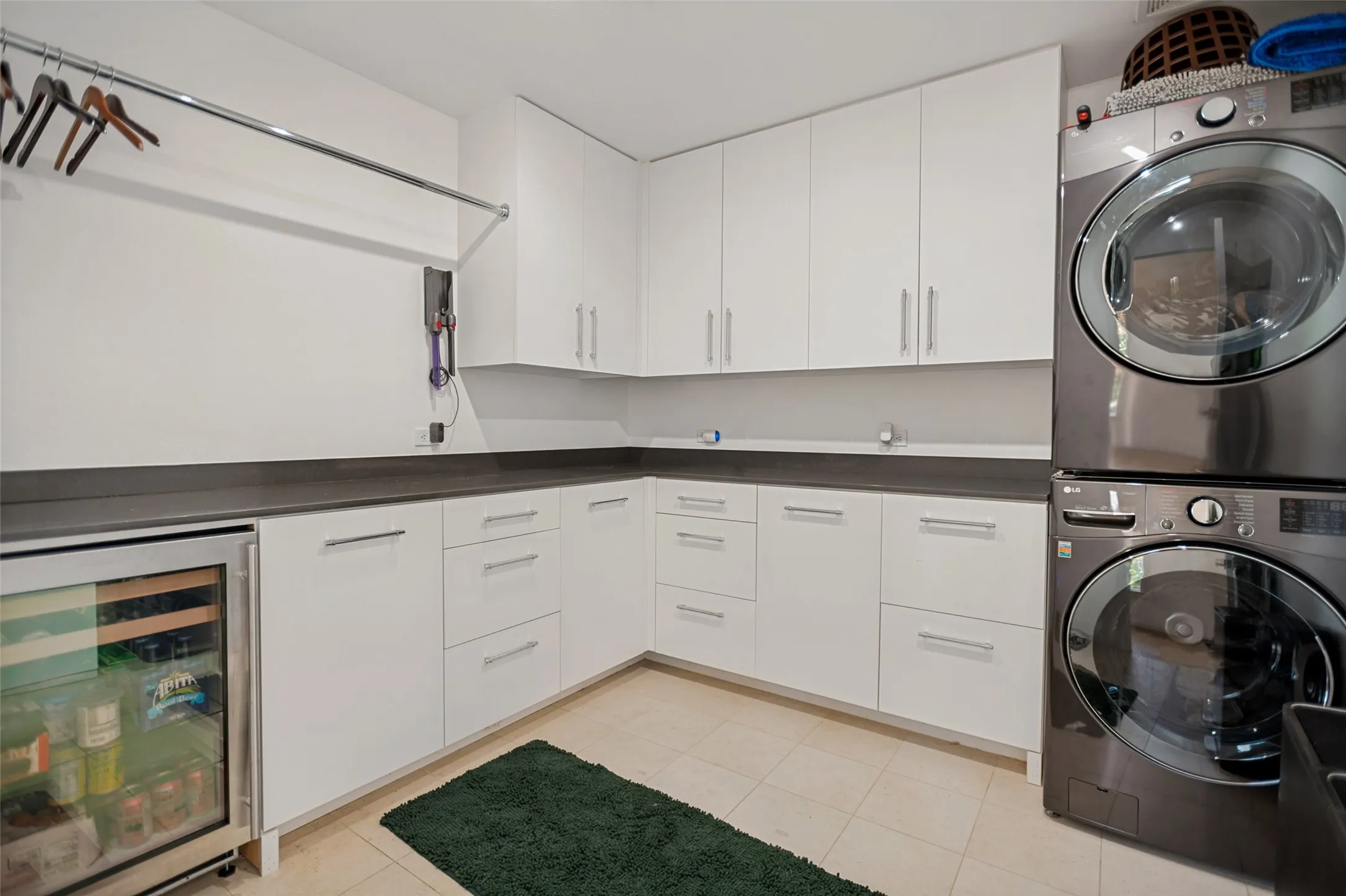 Single Family Residence For Sale in Ellis County , 3221 Wilson Road, Palmer, Texas 75152, 3 Bedroom, 3 Bathroom, 2 Garage spaces, 2,808 Sqft, built in 2018, mls#21288807, Real Estate Agent in Palmer, Homes For Sale in Ellis county, Homes For Sale in Palmer, Realtor in Palmer Texas, Real Estate Brokerage Independent Realty Texas, Luminita Cordes Realtor