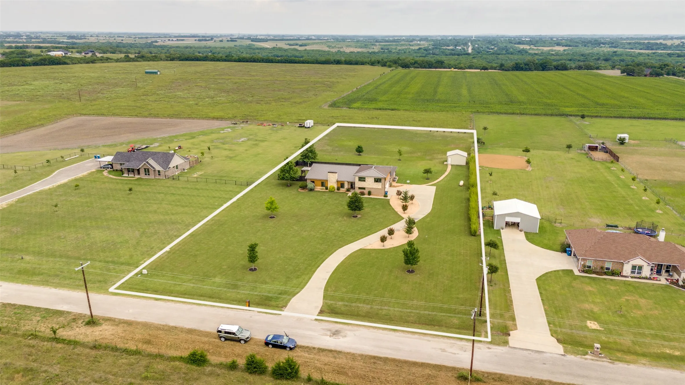 Single Family Residence For Sale in Ellis County , 3221 Wilson Road, Palmer, Texas 75152, 3 Bedroom, 3 Bathroom, 2 Garage spaces, 2,808 Sqft, built in 2018, mls#21288807, Real Estate Agent in Palmer, Homes For Sale in Ellis county, Homes For Sale in Palmer, Realtor in Palmer Texas, Real Estate Brokerage Independent Realty Texas, Luminita Cordes Realtor