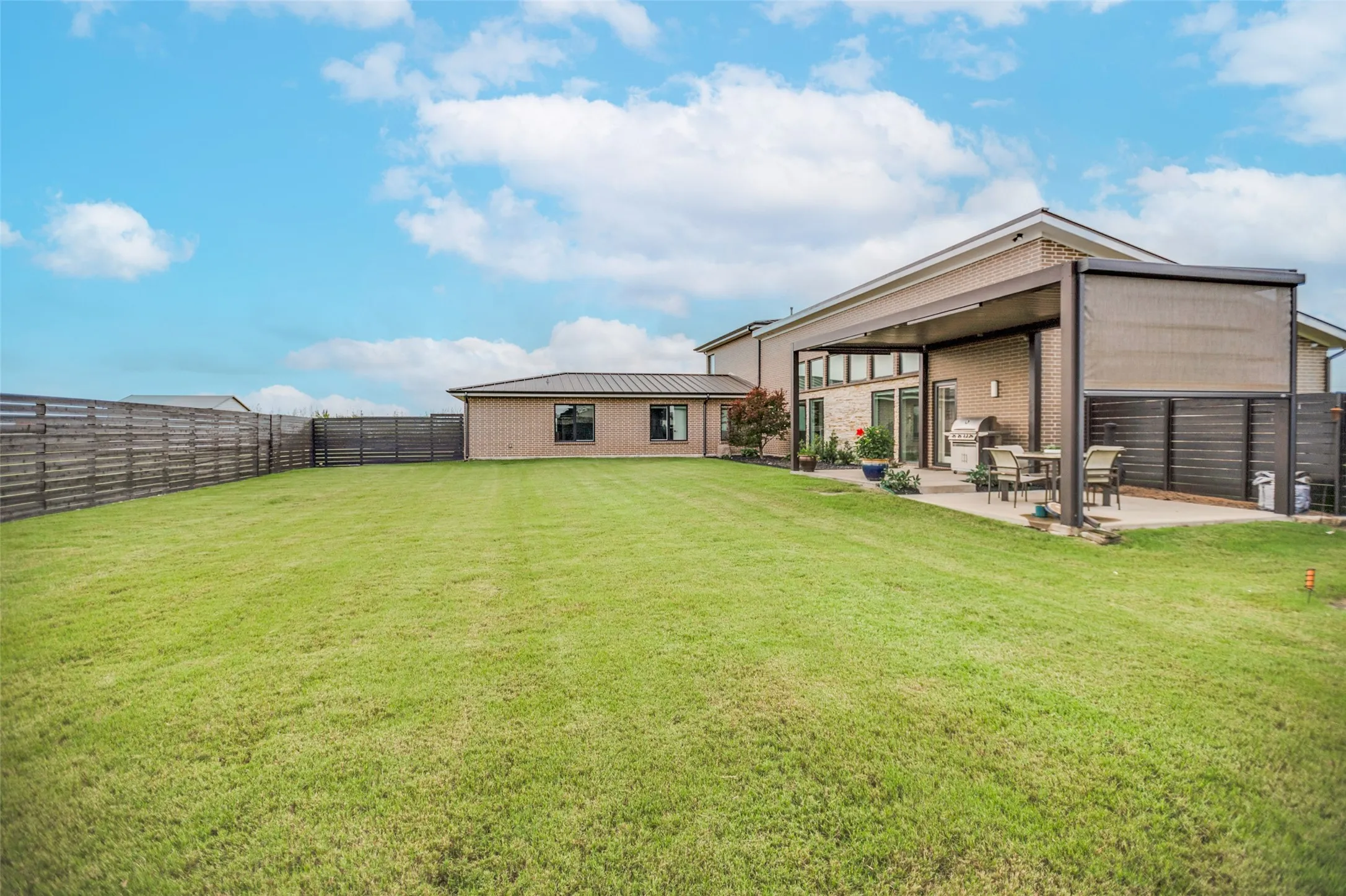 Single Family Residence For Sale in Ellis County , 3221 Wilson Road, Palmer, Texas 75152, 3 Bedroom, 3 Bathroom, 2 Garage spaces, 2,808 Sqft, built in 2018, mls#21288807, Real Estate Agent in Palmer, Homes For Sale in Ellis county, Homes For Sale in Palmer, Realtor in Palmer Texas, Real Estate Brokerage Independent Realty Texas, Luminita Cordes Realtor