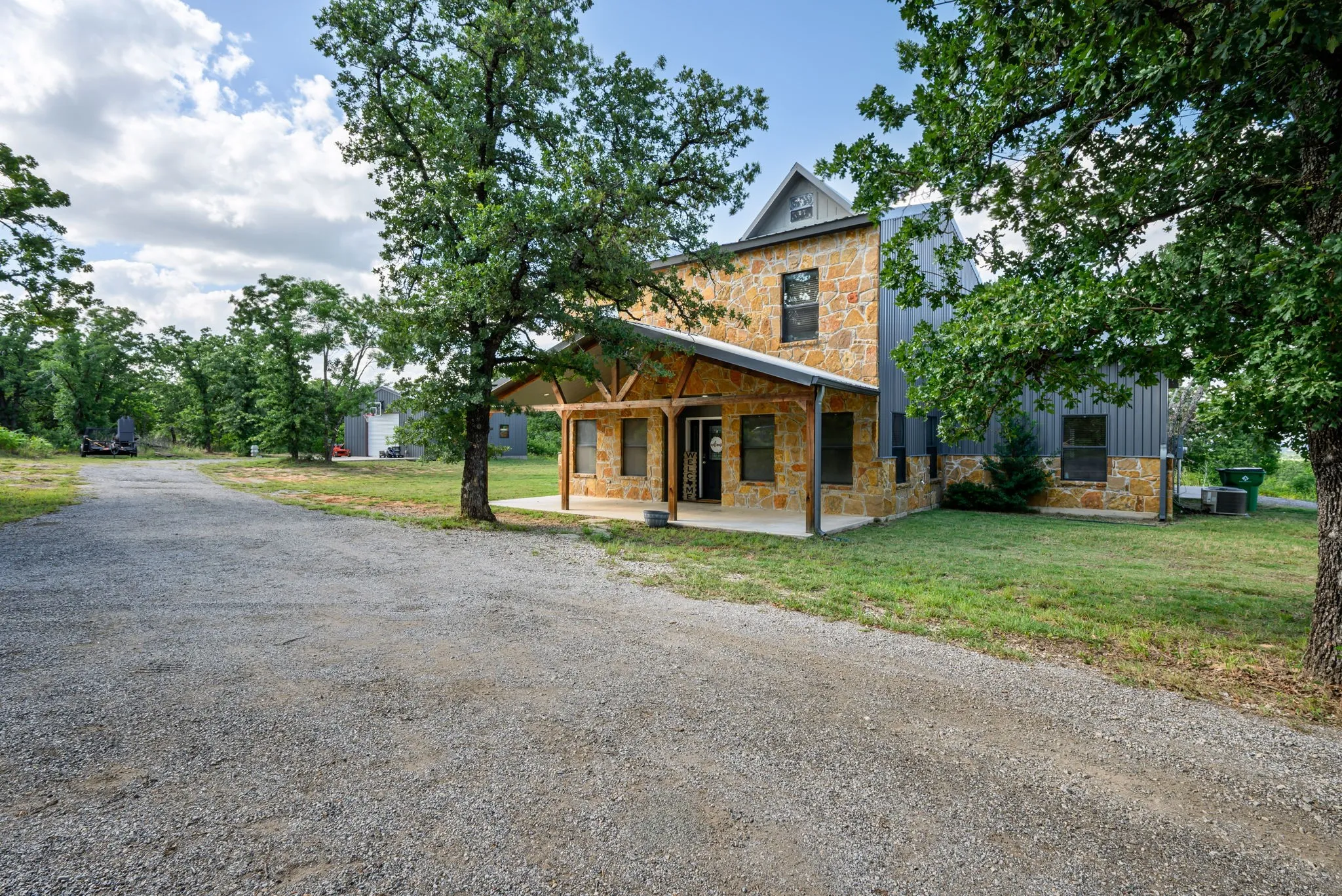 Single Family Residence For Sale in Palo Pinto County , 146 Julie Drive, Mineral Wells, Texas 76067, 3 Bedroom, 3 Bathroom, Garage spaces, 2,452 Sqft, built in 2020, mls#21297366, Real Estate Agent in Mineral Wells, Homes For Sale in Palo Pinto county, Homes For Sale in Mineral Wells, Realtor in Mineral Wells Texas, Real Estate Brokerage Independent Realty Texas, Luminita Cordes Realtor