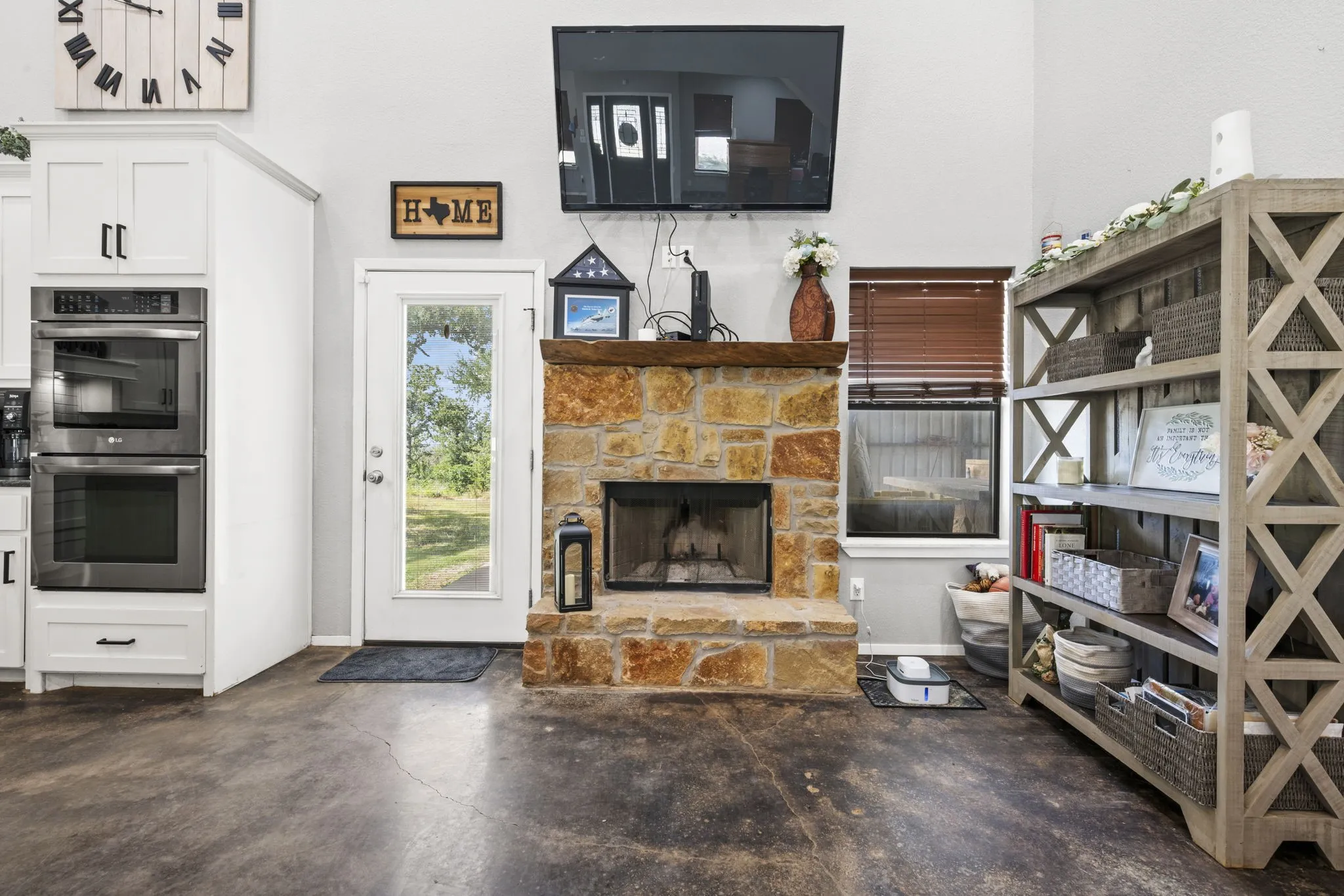 Single Family Residence For Sale in Palo Pinto County , 146 Julie Drive, Mineral Wells, Texas 76067, 3 Bedroom, 3 Bathroom, Garage spaces, 2,452 Sqft, built in 2020, mls#21297366, Real Estate Agent in Mineral Wells, Homes For Sale in Palo Pinto county, Homes For Sale in Mineral Wells, Realtor in Mineral Wells Texas, Real Estate Brokerage Independent Realty Texas, Luminita Cordes Realtor