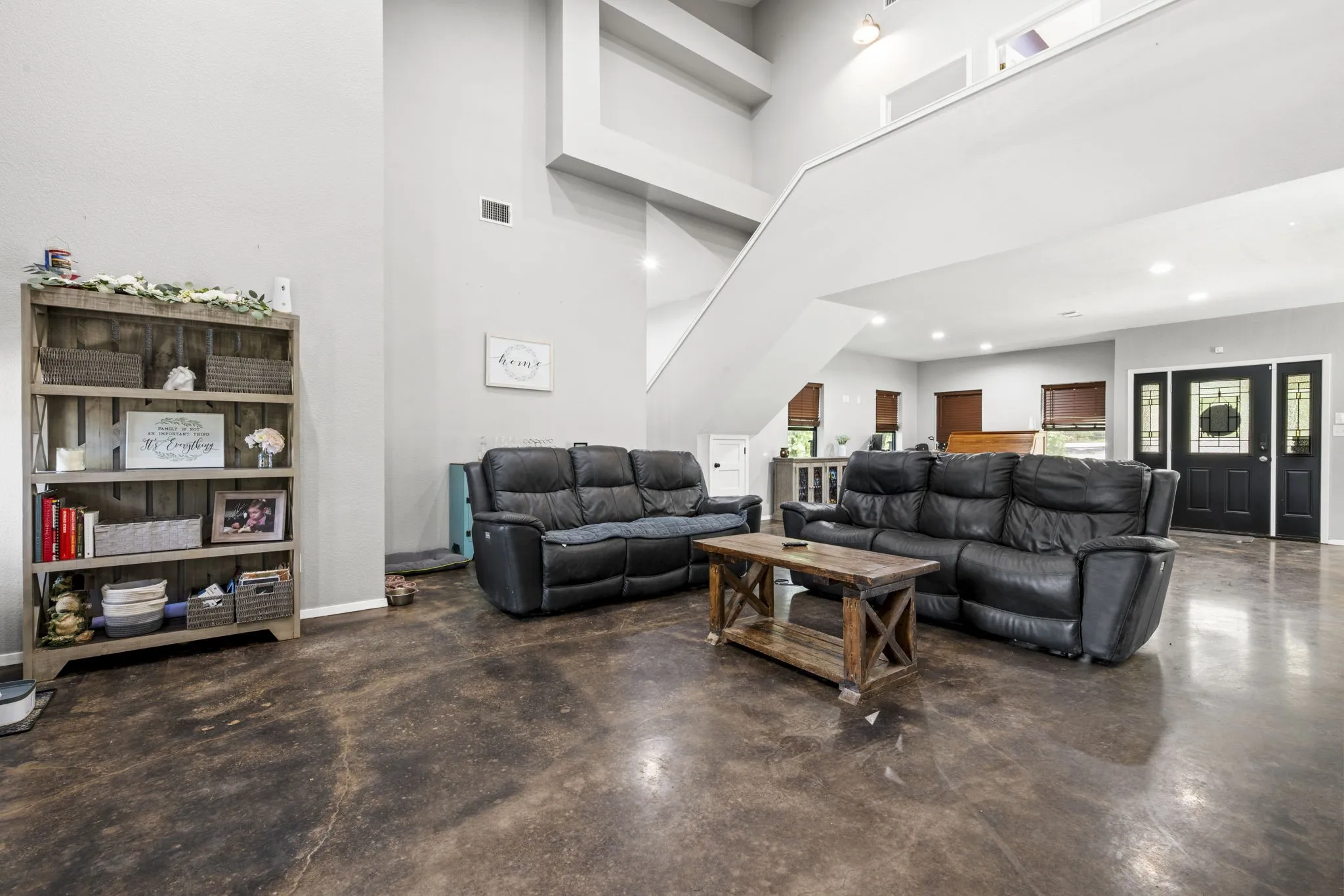 Single Family Residence For Sale in Palo Pinto County , 146 Julie Drive, Mineral Wells, Texas 76067, 3 Bedroom, 3 Bathroom, Garage spaces, 2,452 Sqft, built in 2020, mls#21297366, Real Estate Agent in Mineral Wells, Homes For Sale in Palo Pinto county, Homes For Sale in Mineral Wells, Realtor in Mineral Wells Texas, Real Estate Brokerage Independent Realty Texas, Luminita Cordes Realtor