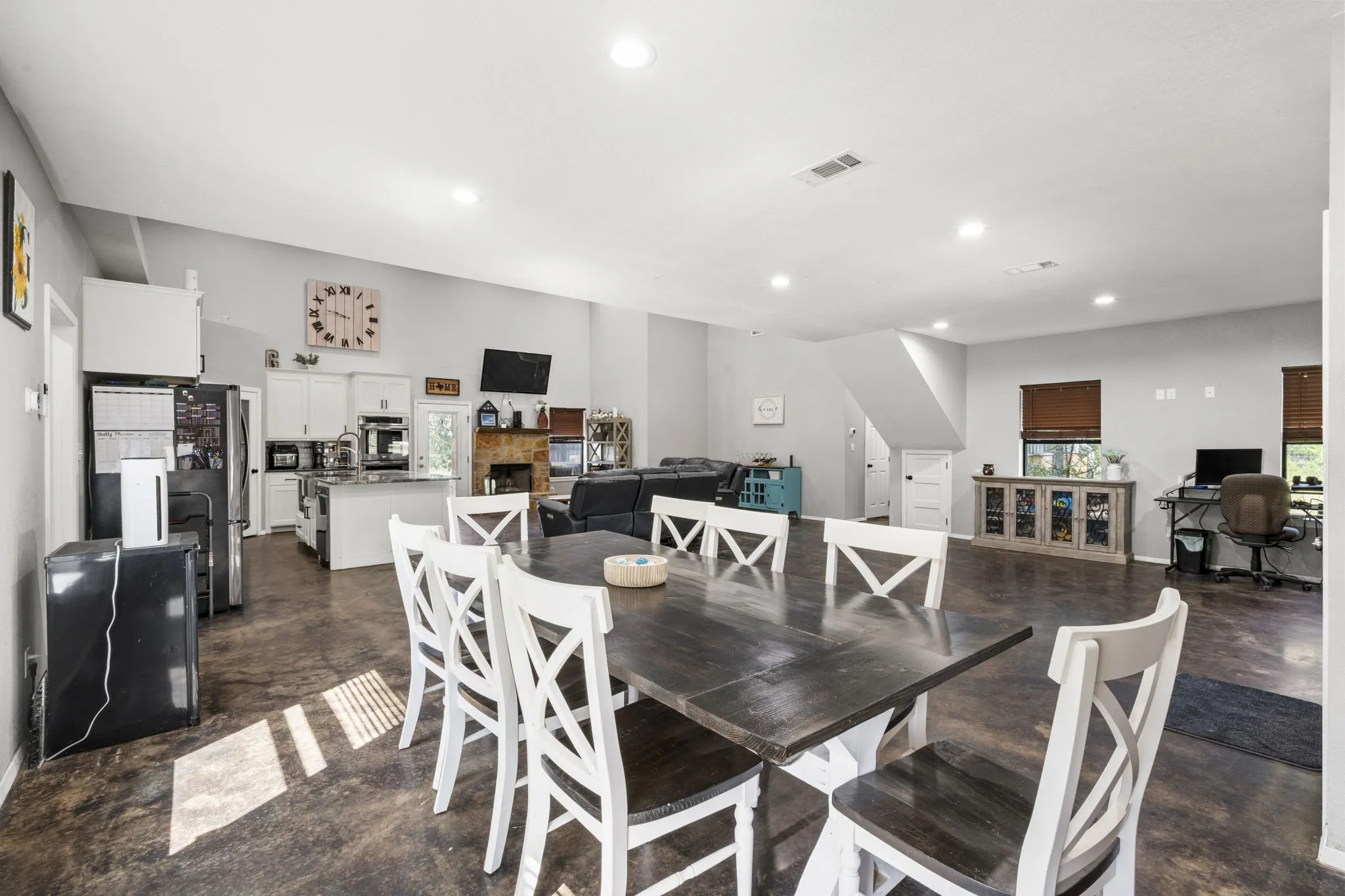 Single Family Residence For Sale in Palo Pinto County , 146 Julie Drive, Mineral Wells, Texas 76067, 3 Bedroom, 3 Bathroom, Garage spaces, 2,452 Sqft, built in 2020, mls#21297366, Real Estate Agent in Mineral Wells, Homes For Sale in Palo Pinto county, Homes For Sale in Mineral Wells, Realtor in Mineral Wells Texas, Real Estate Brokerage Independent Realty Texas, Luminita Cordes Realtor