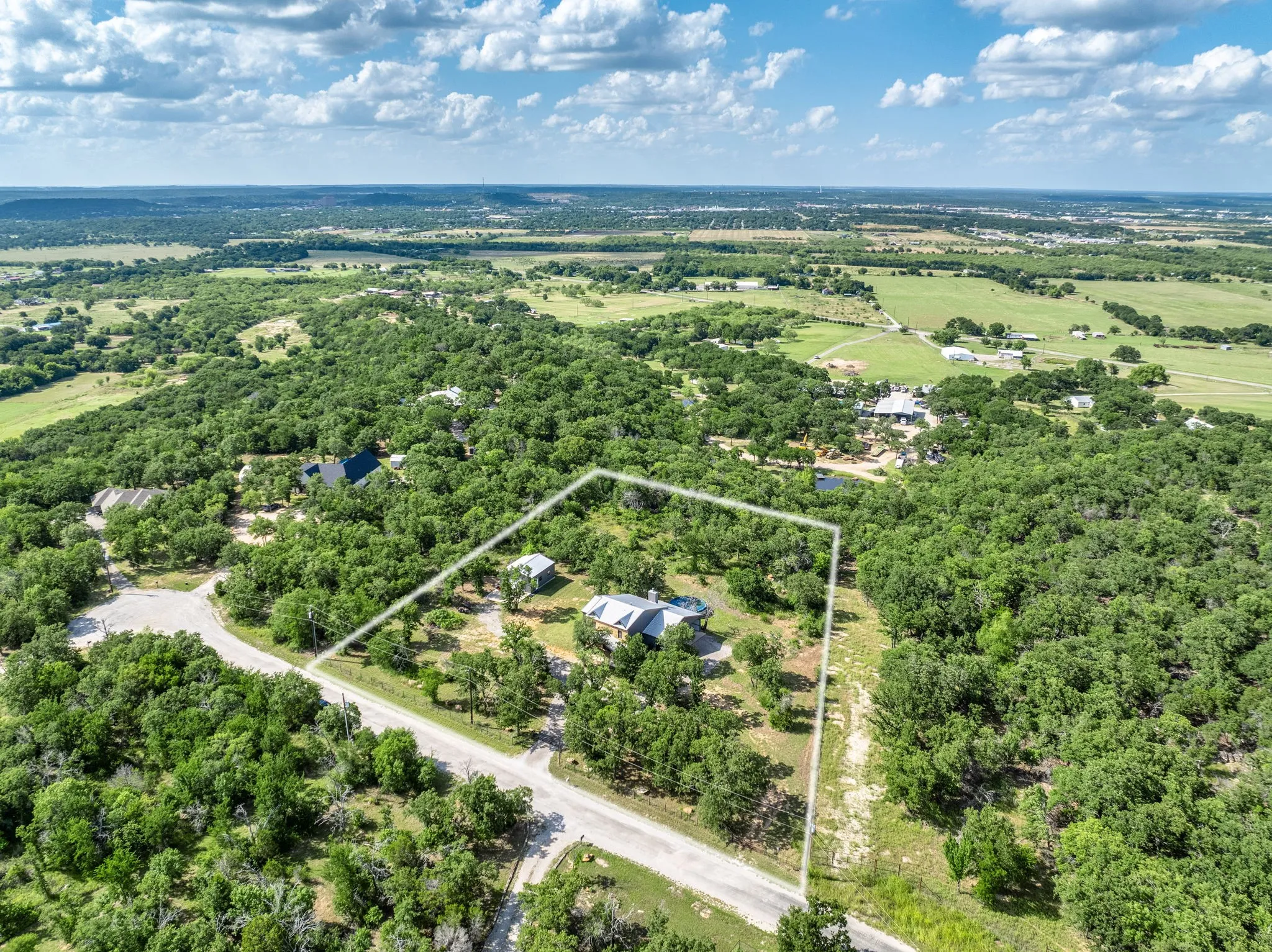 Single Family Residence For Sale in Palo Pinto County , 146 Julie Drive, Mineral Wells, Texas 76067, 3 Bedroom, 3 Bathroom, Garage spaces, 2,452 Sqft, built in 2020, mls#21297366, Real Estate Agent in Mineral Wells, Homes For Sale in Palo Pinto county, Homes For Sale in Mineral Wells, Realtor in Mineral Wells Texas, Real Estate Brokerage Independent Realty Texas, Luminita Cordes Realtor