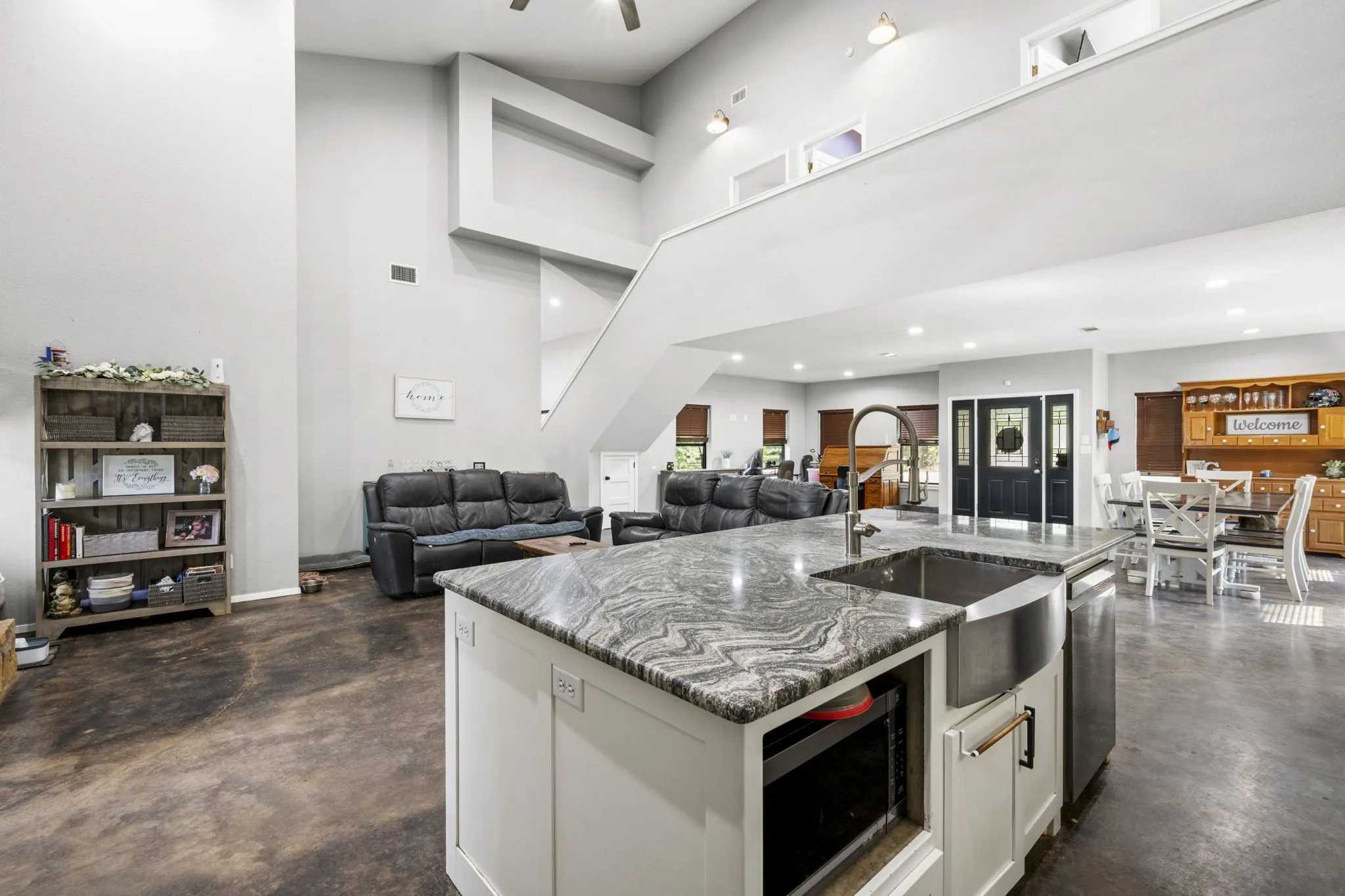 Single Family Residence For Sale in Palo Pinto County , 146 Julie Drive, Mineral Wells, Texas 76067, 3 Bedroom, 3 Bathroom, Garage spaces, 2,452 Sqft, built in 2020, mls#21297366, Real Estate Agent in Mineral Wells, Homes For Sale in Palo Pinto county, Homes For Sale in Mineral Wells, Realtor in Mineral Wells Texas, Real Estate Brokerage Independent Realty Texas, Luminita Cordes Realtor