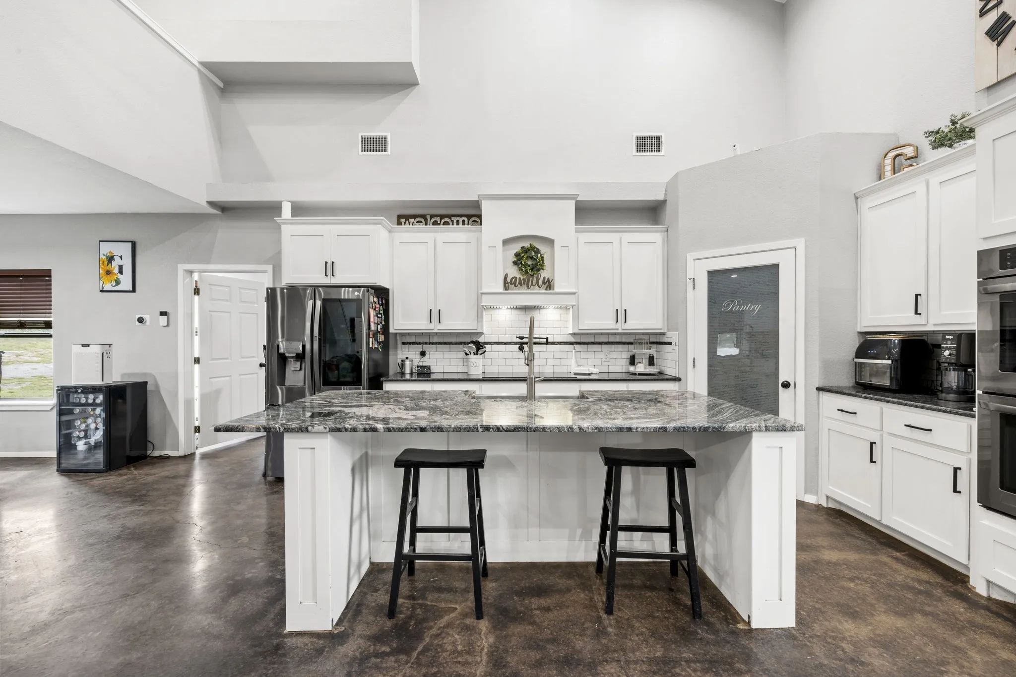 Single Family Residence For Sale in Palo Pinto County , 146 Julie Drive, Mineral Wells, Texas 76067, 3 Bedroom, 3 Bathroom, Garage spaces, 2,452 Sqft, built in 2020, mls#21297366, Real Estate Agent in Mineral Wells, Homes For Sale in Palo Pinto county, Homes For Sale in Mineral Wells, Realtor in Mineral Wells Texas, Real Estate Brokerage Independent Realty Texas, Luminita Cordes Realtor
