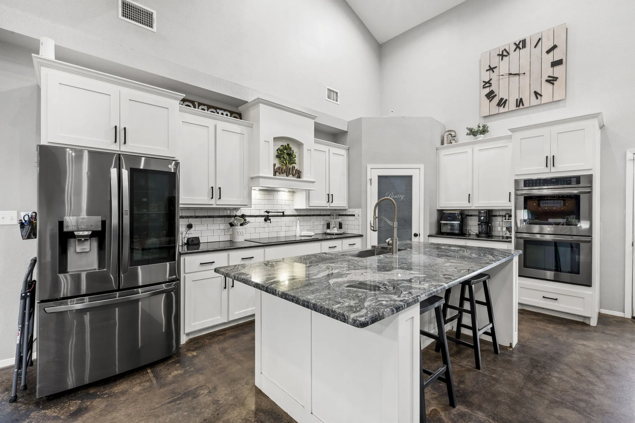 Single Family Residence For Sale in Palo Pinto County , 146 Julie Drive, Mineral Wells, Texas 76067, 3 Bedroom, 3 Bathroom, Garage spaces, 2,452 Sqft, built in 2020, mls#21297366, Real Estate Agent in Mineral Wells, Homes For Sale in Palo Pinto county, Homes For Sale in Mineral Wells, Realtor in Mineral Wells Texas, Real Estate Brokerage Independent Realty Texas, Luminita Cordes Realtor