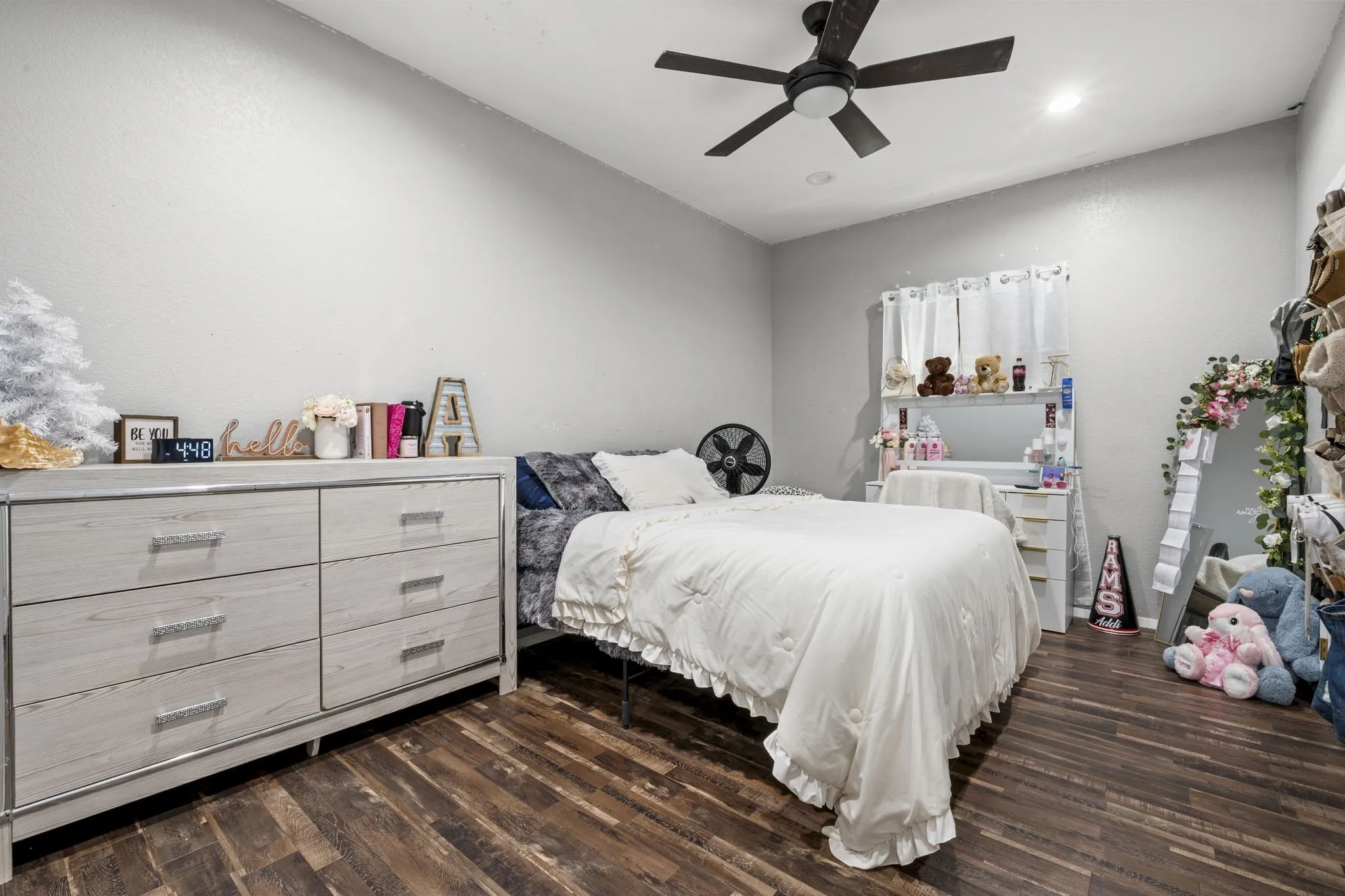 Single Family Residence For Sale in Palo Pinto County , 146 Julie Drive, Mineral Wells, Texas 76067, 3 Bedroom, 3 Bathroom, Garage spaces, 2,452 Sqft, built in 2020, mls#21297366, Real Estate Agent in Mineral Wells, Homes For Sale in Palo Pinto county, Homes For Sale in Mineral Wells, Realtor in Mineral Wells Texas, Real Estate Brokerage Independent Realty Texas, Luminita Cordes Realtor