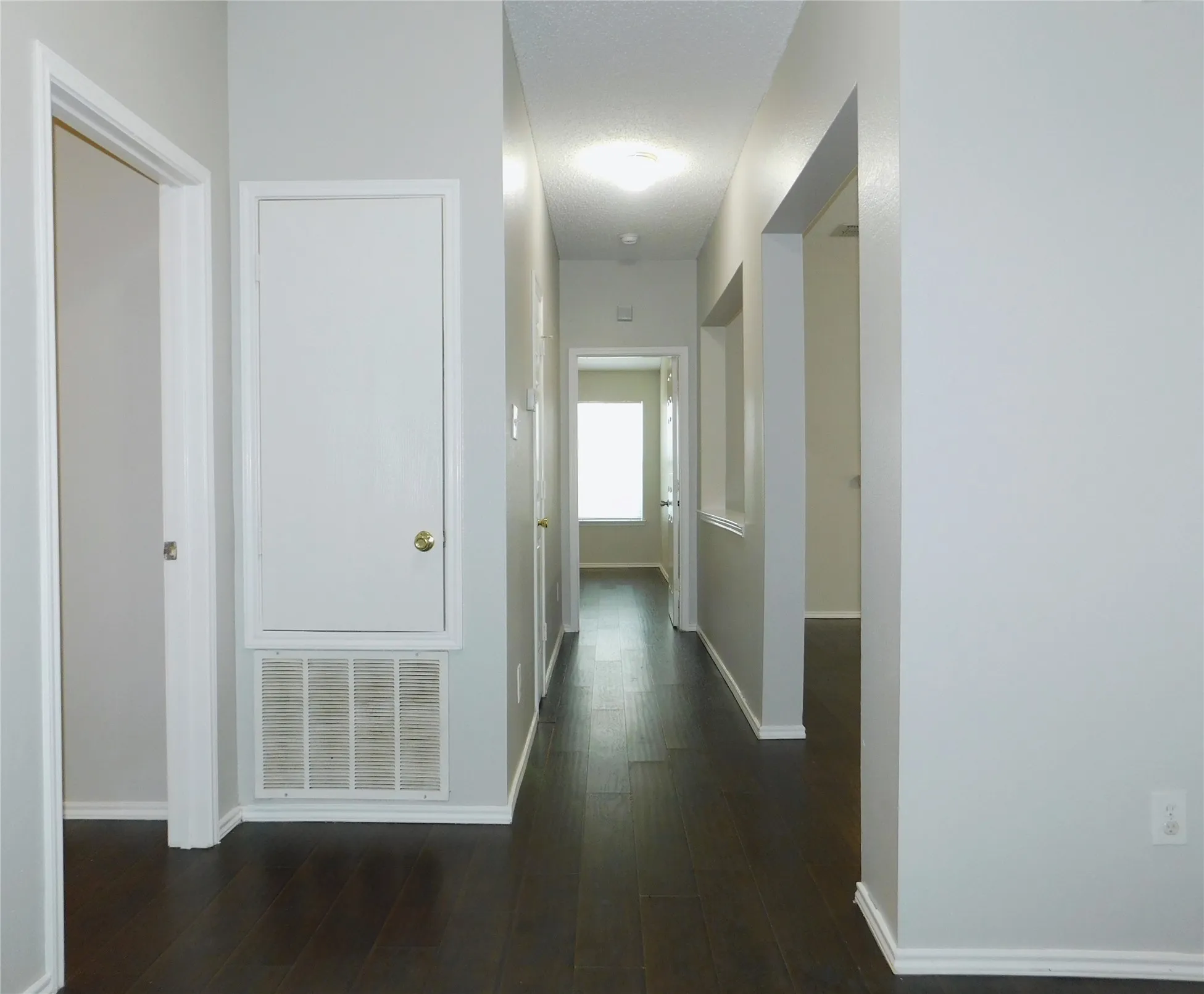 Single Family Residence For Rent in Denton County , 1648 Crown Point Drive, Little Elm, Texas 75036, 4 Bedroom, 2 Bathroom, 2 Garage spaces, 1,873 Sqft, built in 2004, mls#21296301, Real Estate Agent in Little Elm, Homes For Rent in Denton county, Homes For Rent in Little Elm, Realtor in Little Elm Texas, Real Estate Brokerage Independent Realty Texas, Luminita Cordes Realtor