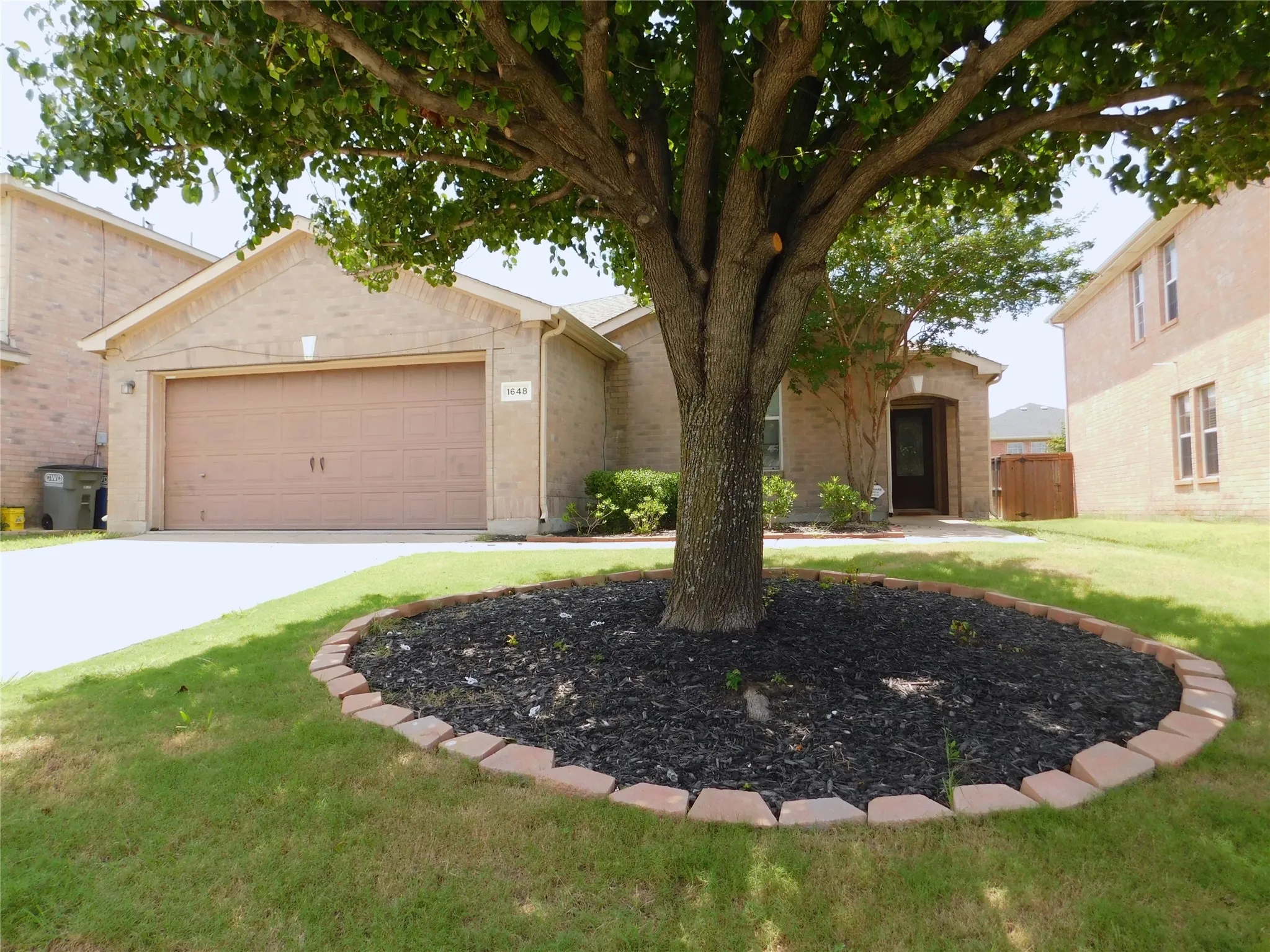 Single Family Residence For Rent in Denton County , 1648 Crown Point Drive, Little Elm, Texas 75036, 4 Bedroom, 2 Bathroom, 2 Garage spaces, 1,873 Sqft, built in 2004, mls#21296301, Real Estate Agent in Little Elm, Homes For Rent in Denton county, Homes For Rent in Little Elm, Realtor in Little Elm Texas, Real Estate Brokerage Independent Realty Texas, Luminita Cordes Realtor
