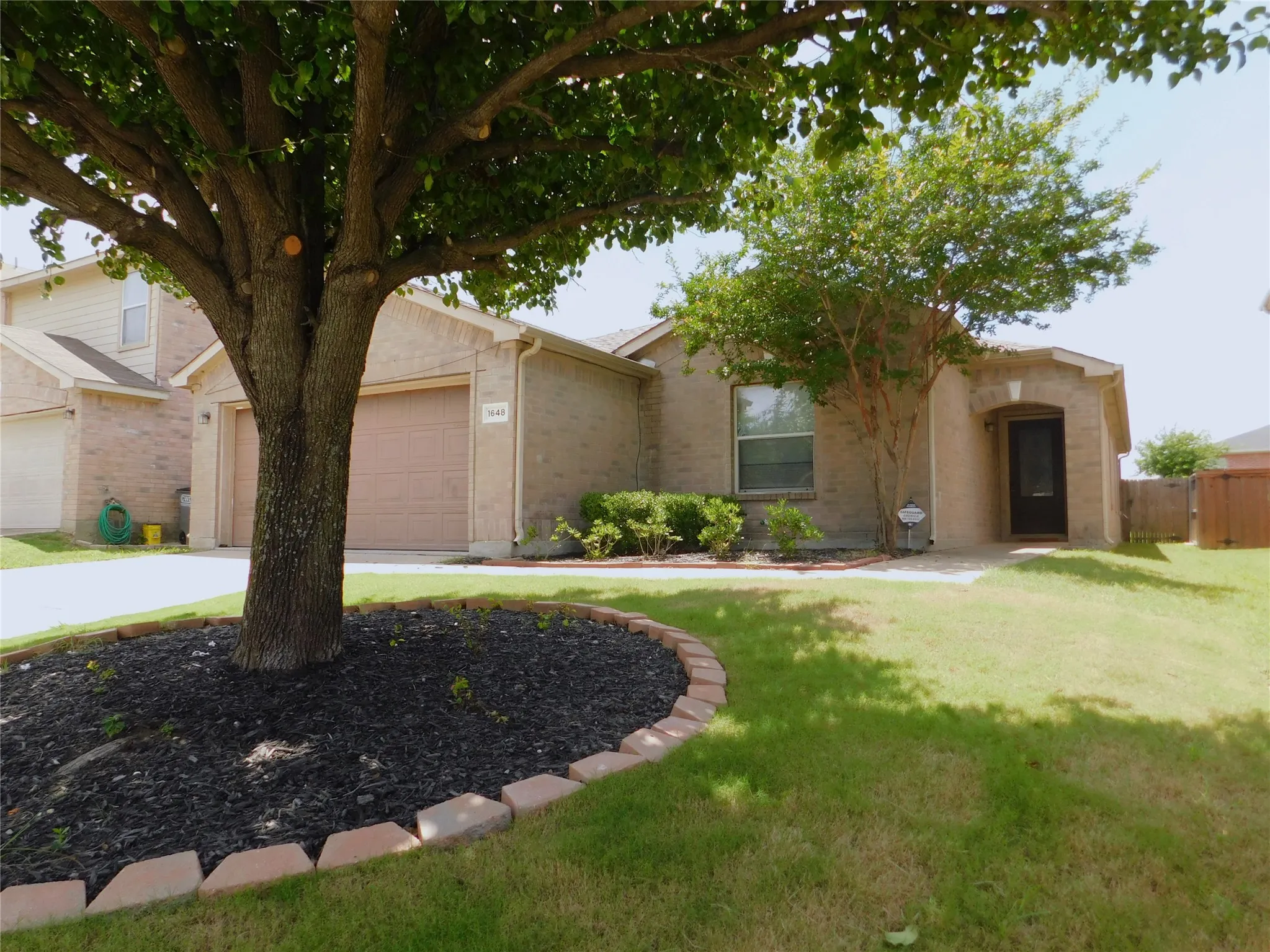Single Family Residence For Rent in Denton County , 1648 Crown Point Drive, Little Elm, Texas 75036, 4 Bedroom, 2 Bathroom, 2 Garage spaces, 1,873 Sqft, built in 2004, mls#21296301, Real Estate Agent in Little Elm, Homes For Rent in Denton county, Homes For Rent in Little Elm, Realtor in Little Elm Texas, Real Estate Brokerage Independent Realty Texas, Luminita Cordes Realtor