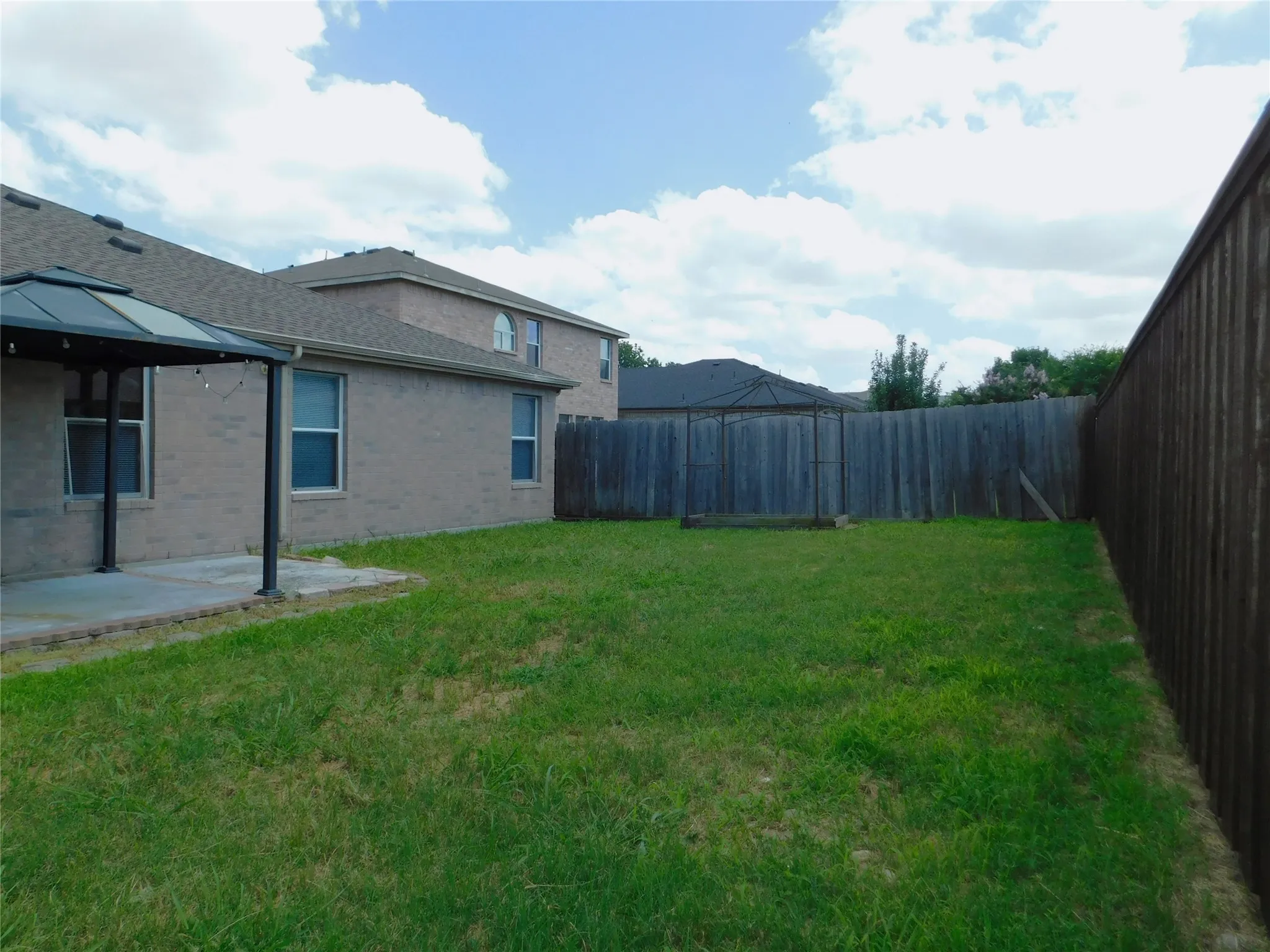 Single Family Residence For Rent in Denton County , 1648 Crown Point Drive, Little Elm, Texas 75036, 4 Bedroom, 2 Bathroom, 2 Garage spaces, 1,873 Sqft, built in 2004, mls#21296301, Real Estate Agent in Little Elm, Homes For Rent in Denton county, Homes For Rent in Little Elm, Realtor in Little Elm Texas, Real Estate Brokerage Independent Realty Texas, Luminita Cordes Realtor