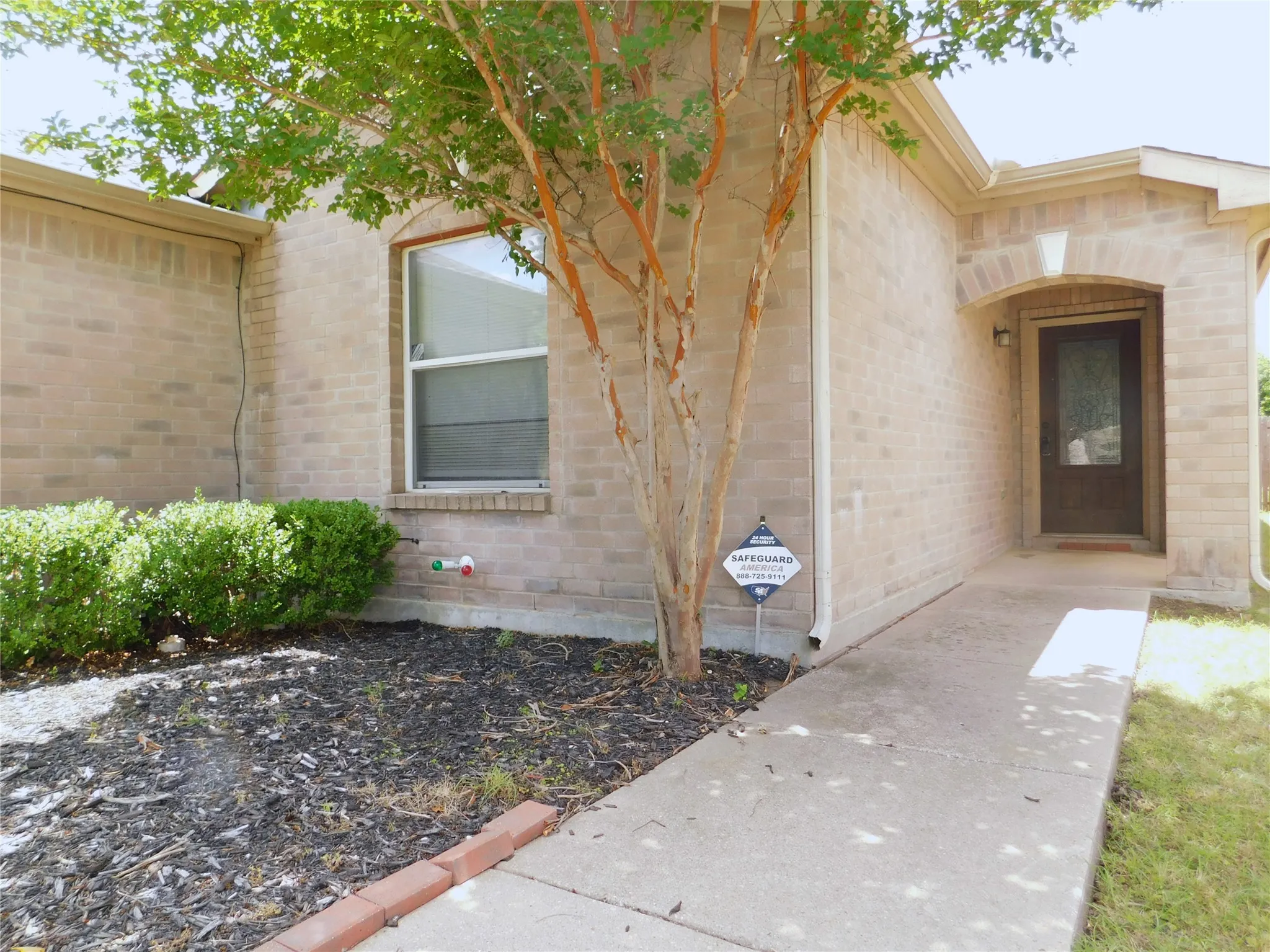 Single Family Residence For Rent in Denton County , 1648 Crown Point Drive, Little Elm, Texas 75036, 4 Bedroom, 2 Bathroom, 2 Garage spaces, 1,873 Sqft, built in 2004, mls#21296301, Real Estate Agent in Little Elm, Homes For Rent in Denton county, Homes For Rent in Little Elm, Realtor in Little Elm Texas, Real Estate Brokerage Independent Realty Texas, Luminita Cordes Realtor