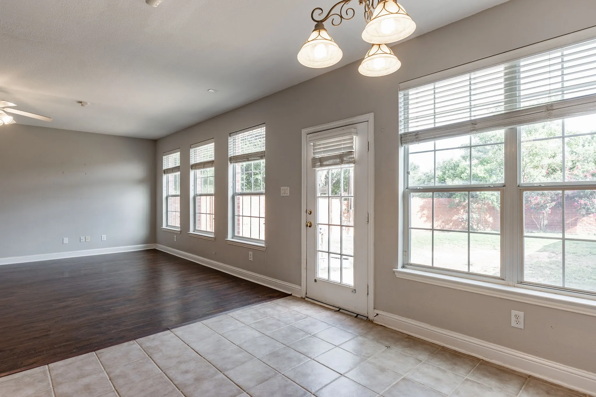 Single Family Residence For Rent in Dallas County , 1100 Cedar Valley Drive, Irving, Texas 75063, 4 Bedroom, 3 Bathroom, 2 Garage spaces, 3,168 Sqft, built in 2004, mls#21298169, Real Estate Agent in Irving, Homes For Rent in Dallas county, Homes For Rent in Irving, Realtor in Irving Texas, Real Estate Brokerage Independent Realty Texas, Luminita Cordes Realtor