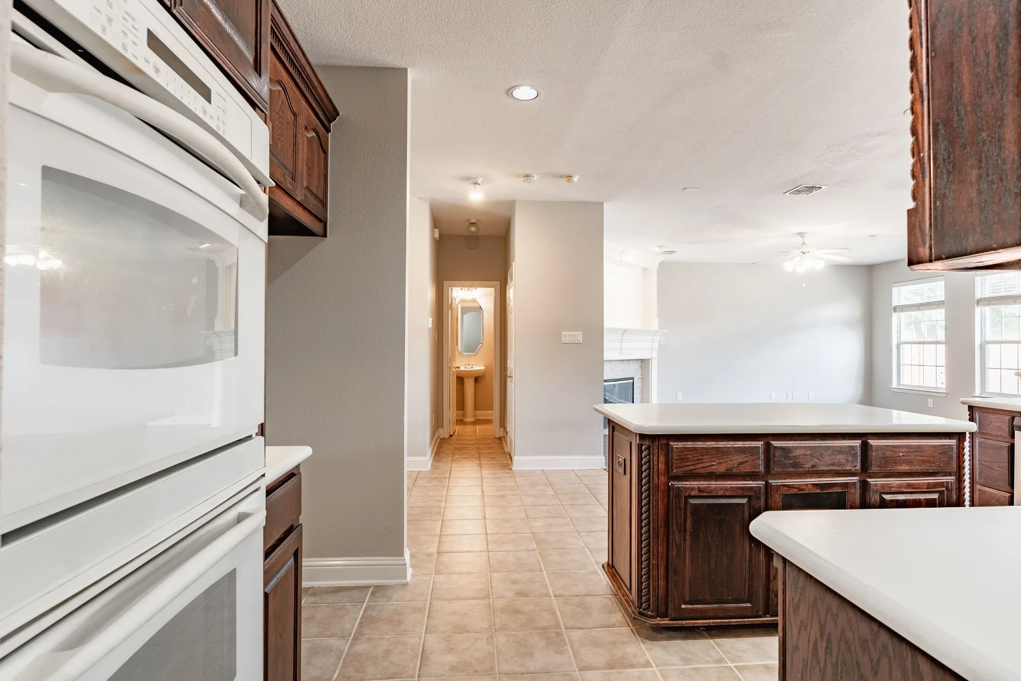 Single Family Residence For Rent in Dallas County , 1100 Cedar Valley Drive, Irving, Texas 75063, 4 Bedroom, 3 Bathroom, 2 Garage spaces, 3,168 Sqft, built in 2004, mls#21298169, Real Estate Agent in Irving, Homes For Rent in Dallas county, Homes For Rent in Irving, Realtor in Irving Texas, Real Estate Brokerage Independent Realty Texas, Luminita Cordes Realtor