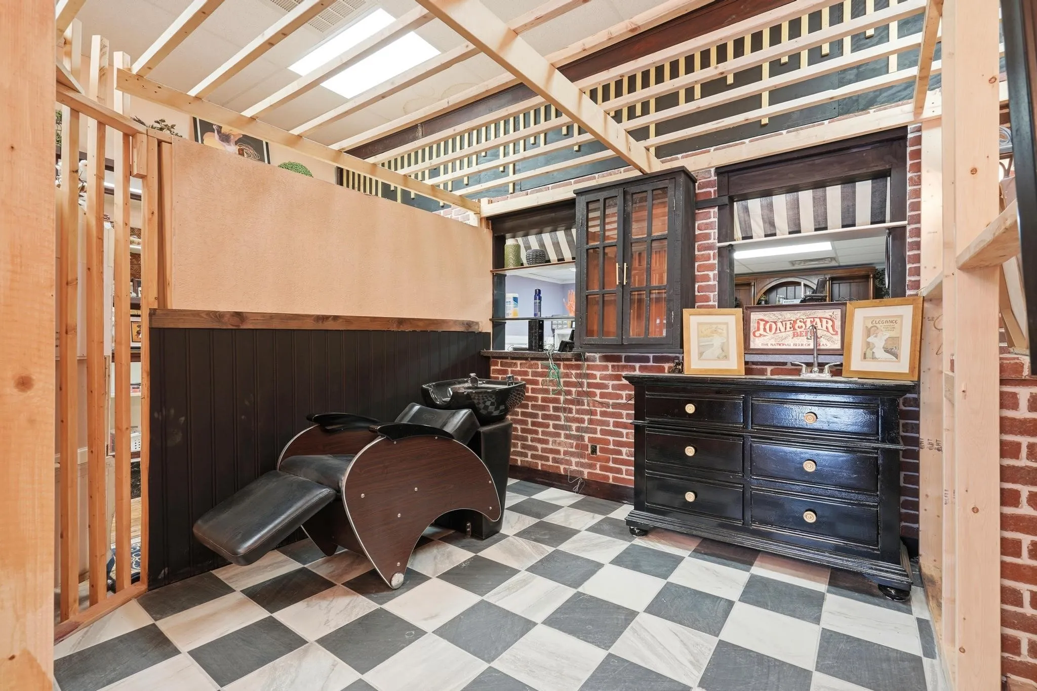 Office For Sale in Jones County , 110 S Swenson Street, Stamford, Texas 79553, 0, 0, Garage spaces, 0 Sqft, built in 1920, mls#21297591, Real Estate Agent in Stamford, Homes For Sale in Jones county, Homes For Sale in Stamford, Realtor in Stamford Texas, Real Estate Brokerage Independent Realty Texas, Luminita Cordes Realtor