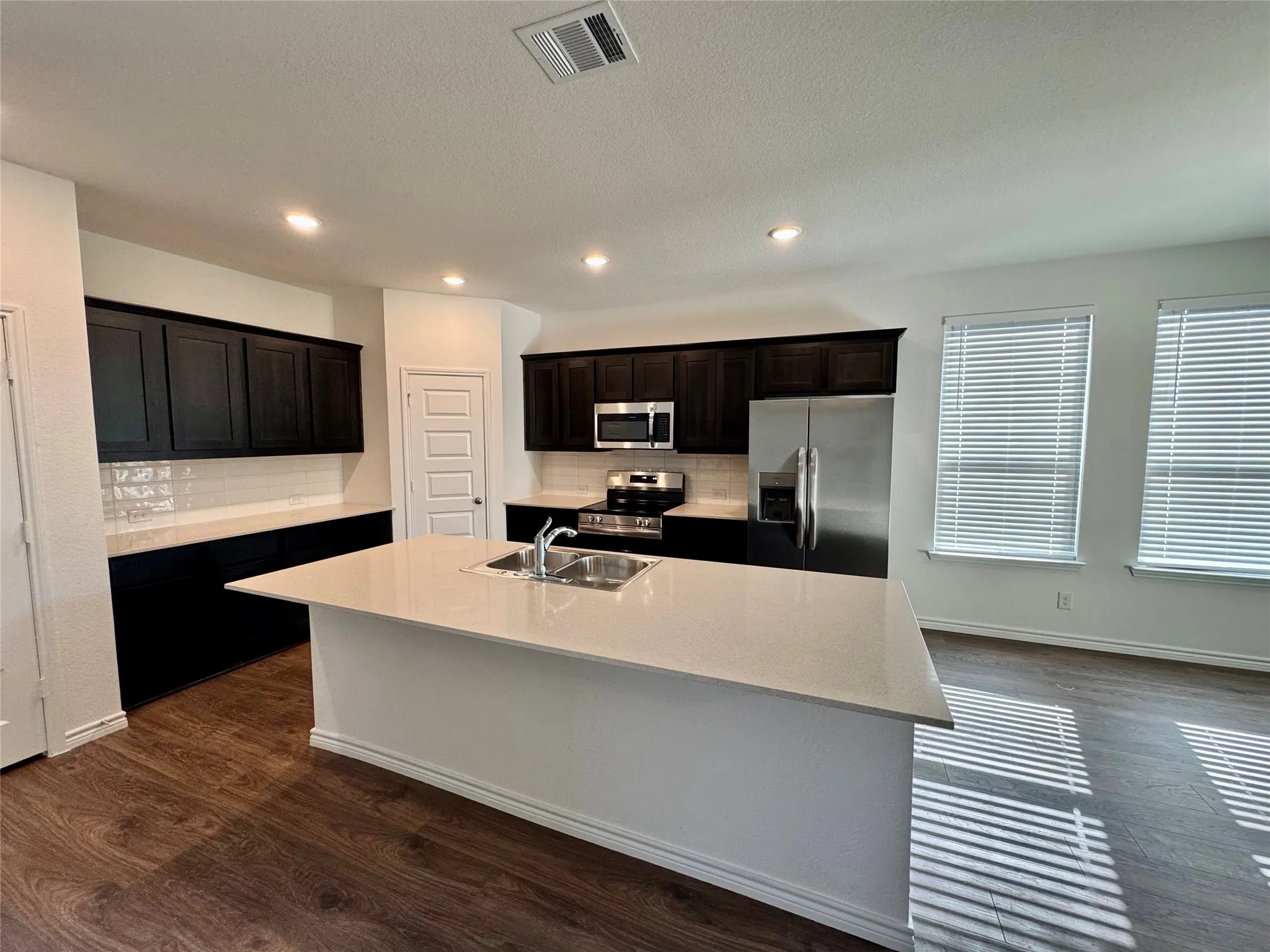 Single Family Residence For Rent in Denton County , 504 Saddle Lane, Denton, Texas 76205, 4 Bedroom, 3 Bathroom, 1 Garage spaces, 2,023 Sqft, built in 2024, mls#21298213, Real Estate Agent in Denton, Homes For Rent in Denton county, Homes For Rent in Denton, Realtor in Denton Texas, Real Estate Brokerage Independent Realty Texas, Luminita Cordes Realtor