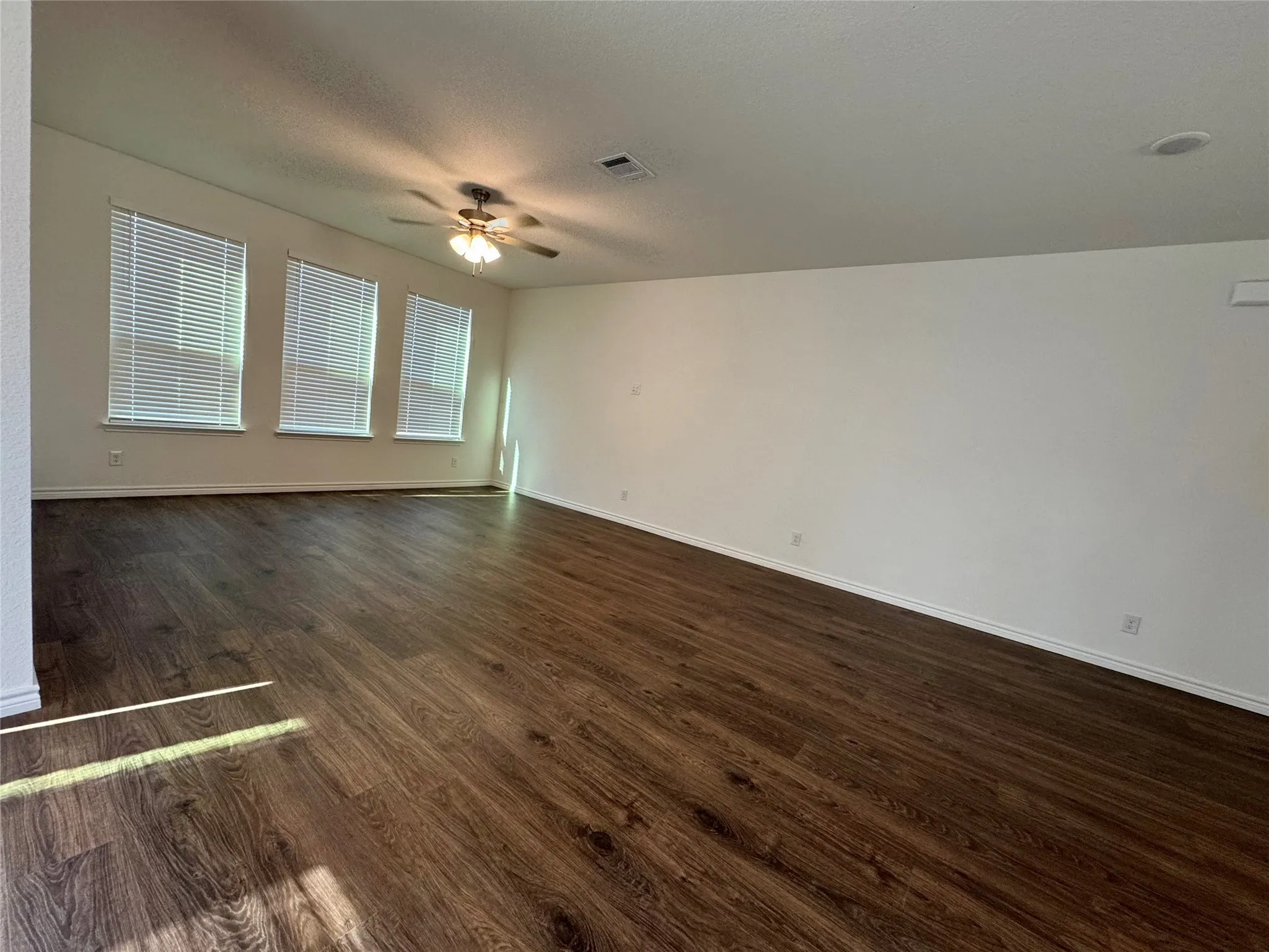 Single Family Residence For Rent in Denton County , 504 Saddle Lane, Denton, Texas 76205, 4 Bedroom, 3 Bathroom, 1 Garage spaces, 2,023 Sqft, built in 2024, mls#21298213, Real Estate Agent in Denton, Homes For Rent in Denton county, Homes For Rent in Denton, Realtor in Denton Texas, Real Estate Brokerage Independent Realty Texas, Luminita Cordes Realtor
