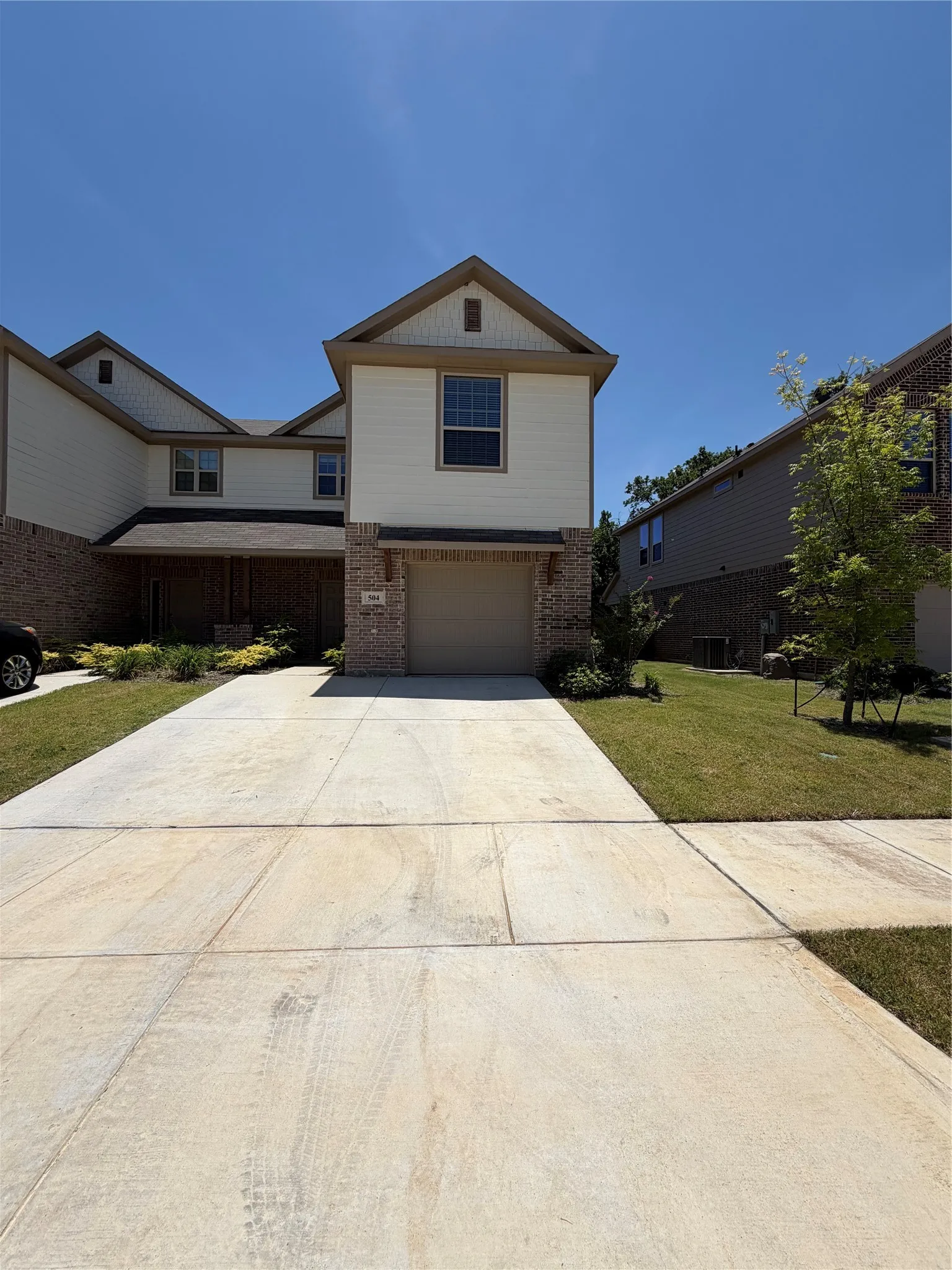 Single Family Residence For Rent in Denton County , 504 Saddle Lane, Denton, Texas 76205, 4 Bedroom, 3 Bathroom, 1 Garage spaces, 2,023 Sqft, built in 2024, mls#21298213, Real Estate Agent in Denton, Homes For Rent in Denton county, Homes For Rent in Denton, Realtor in Denton Texas, Real Estate Brokerage Independent Realty Texas, Luminita Cordes Realtor