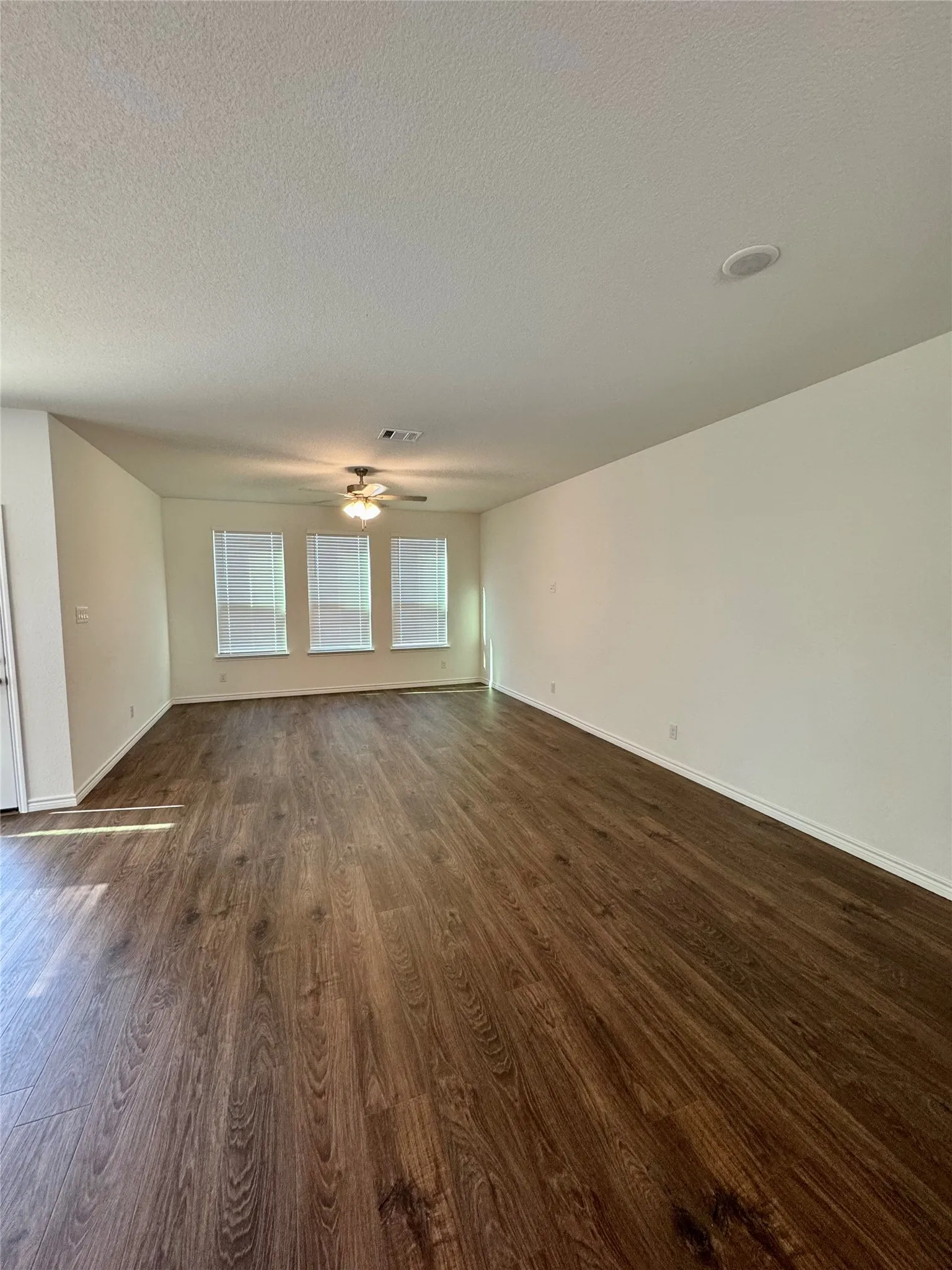 Single Family Residence For Rent in Denton County , 504 Saddle Lane, Denton, Texas 76205, 4 Bedroom, 3 Bathroom, 1 Garage spaces, 2,023 Sqft, built in 2024, mls#21298213, Real Estate Agent in Denton, Homes For Rent in Denton county, Homes For Rent in Denton, Realtor in Denton Texas, Real Estate Brokerage Independent Realty Texas, Luminita Cordes Realtor